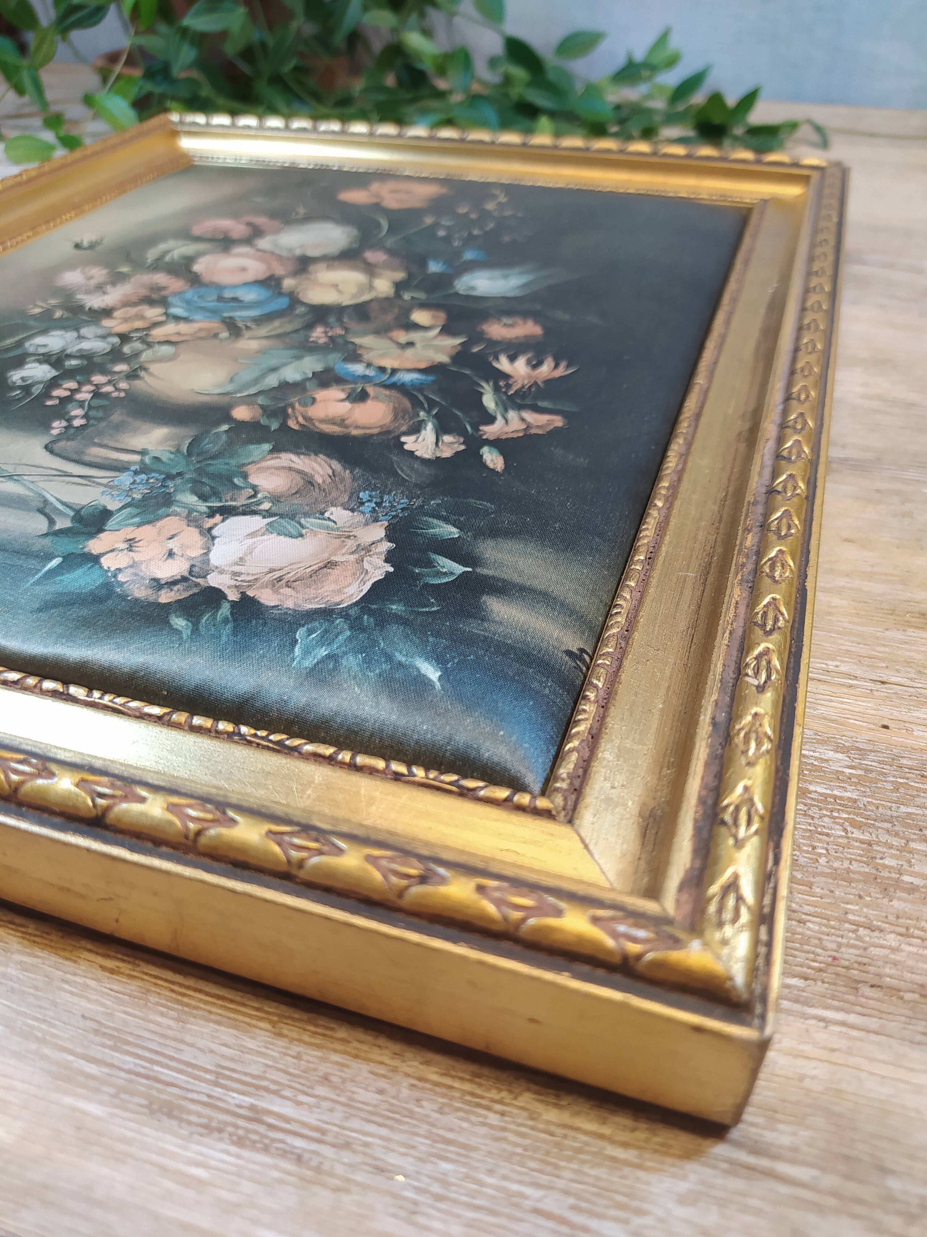 Tableau bords doré et impression sur tissu nature morte