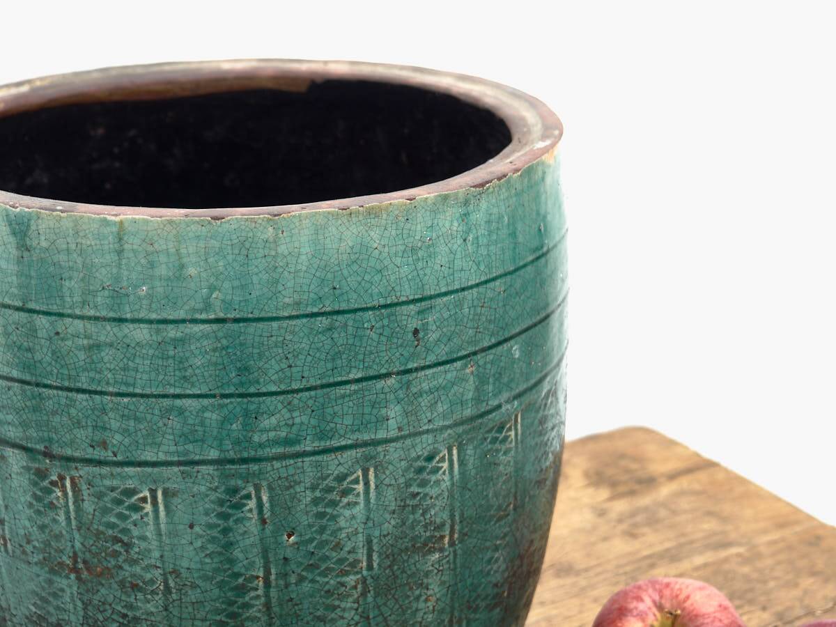 Medium antique vase in emerald green ceramic (circa 1820)