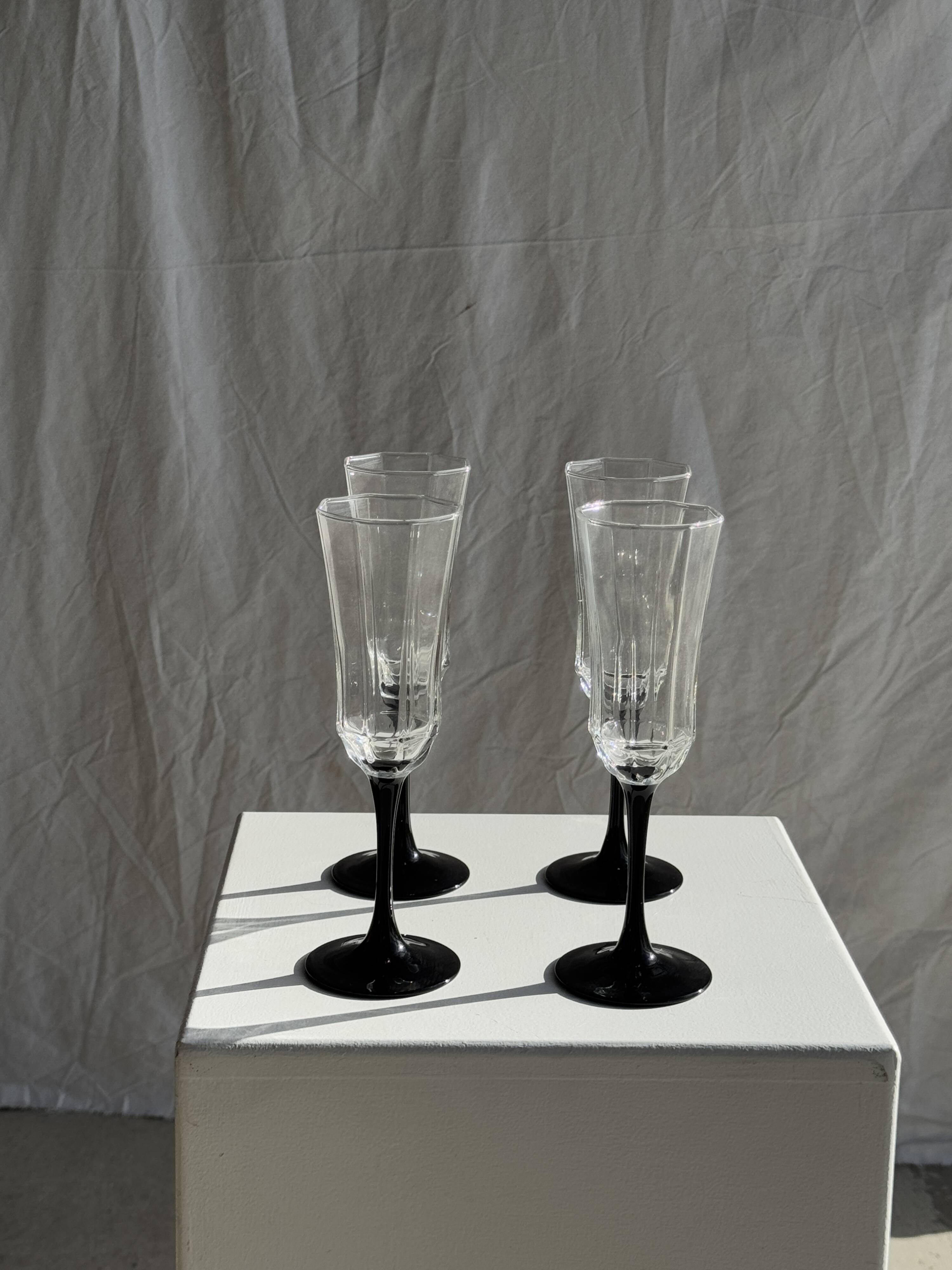 4 large Luminarc Octime vintage octagonal champagne flutes with black foot