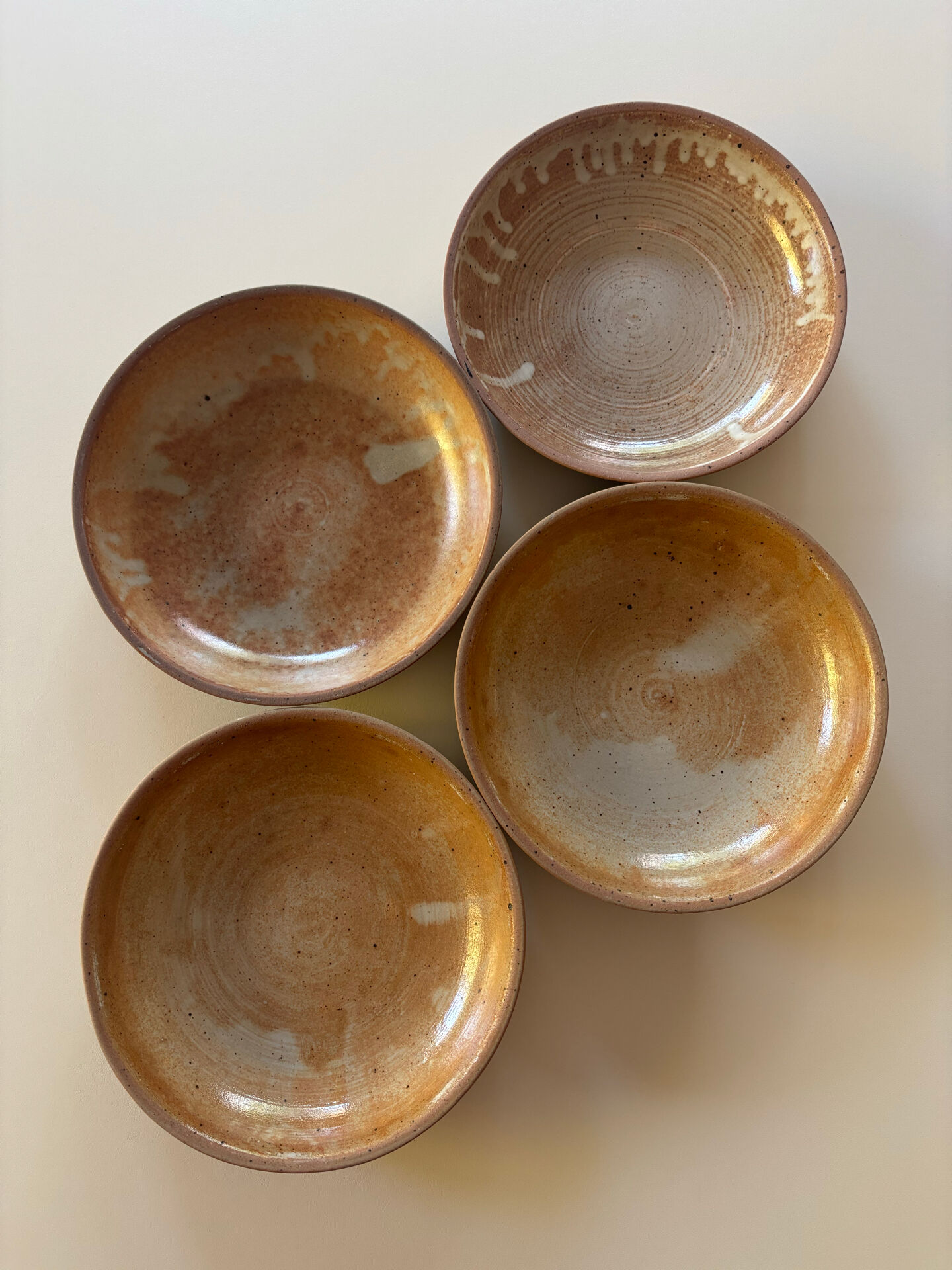 Deep plates in stoneware