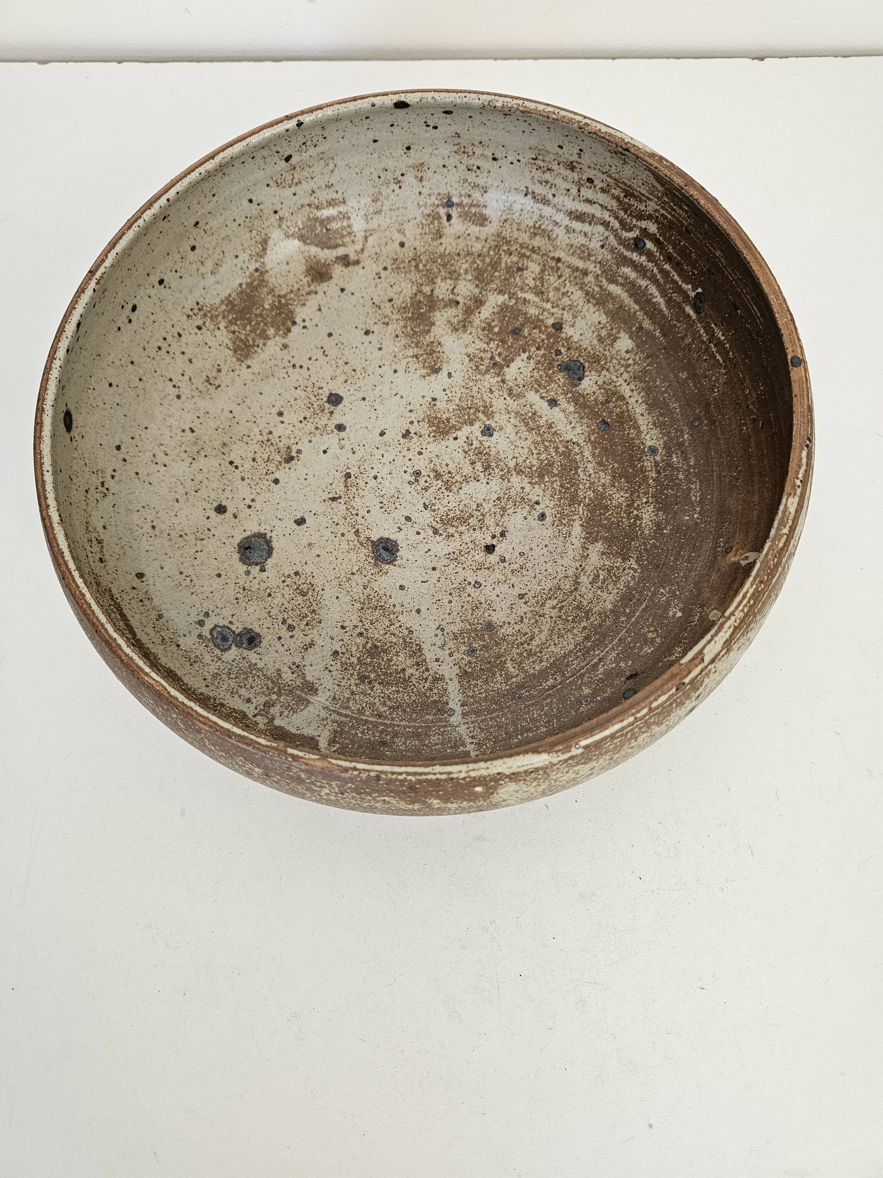 Saladier  Plat en céramique grès pyrithé signé pictogramme 29cm