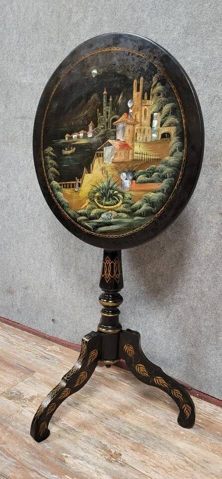 Napoleon III period pedestal table in black lacquer circa 1850