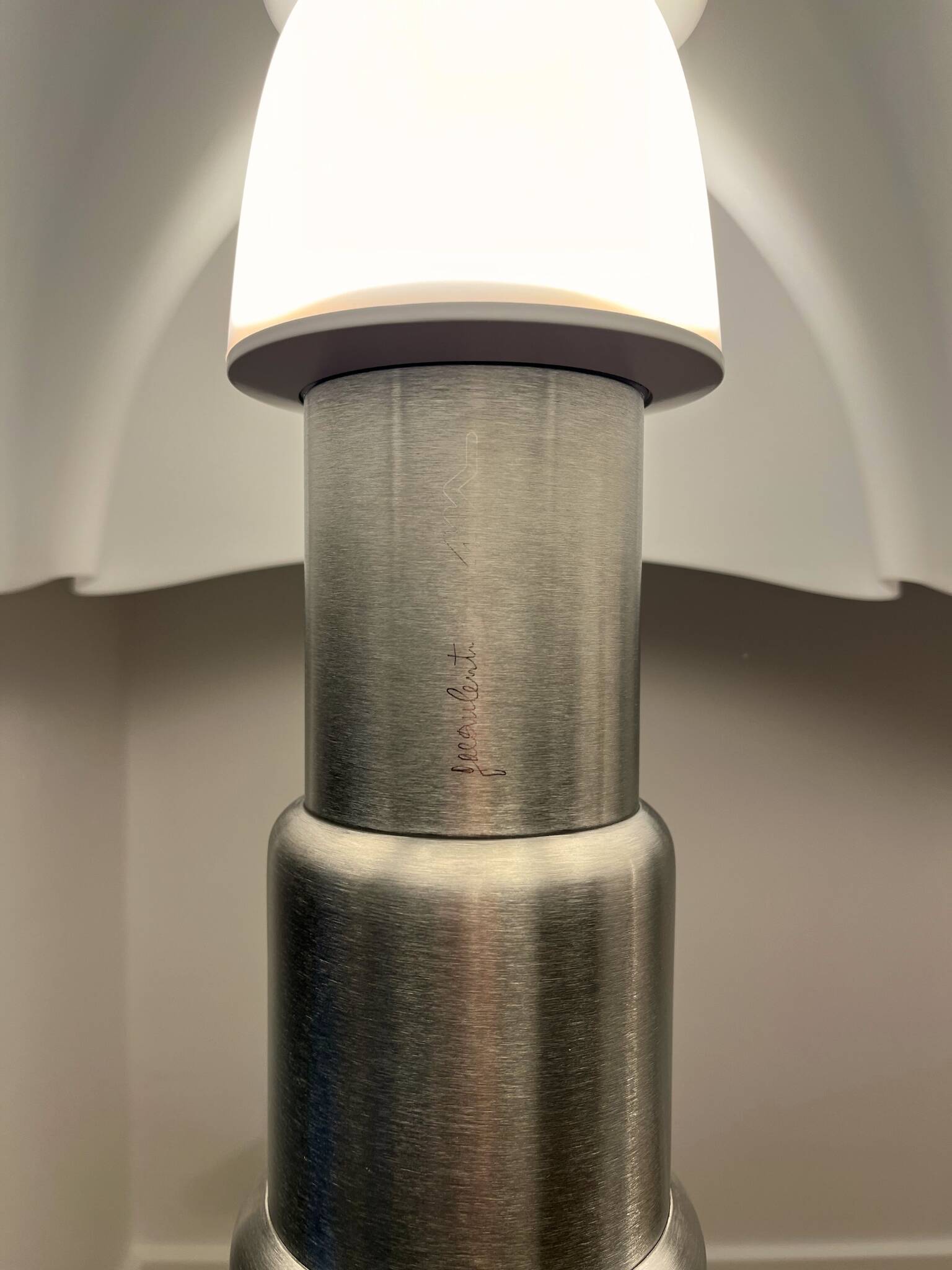 Pipistrello 620 white – dimmable LED – new – Gae Aulenti for Martinelli Luce