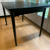 Table scandinave noire