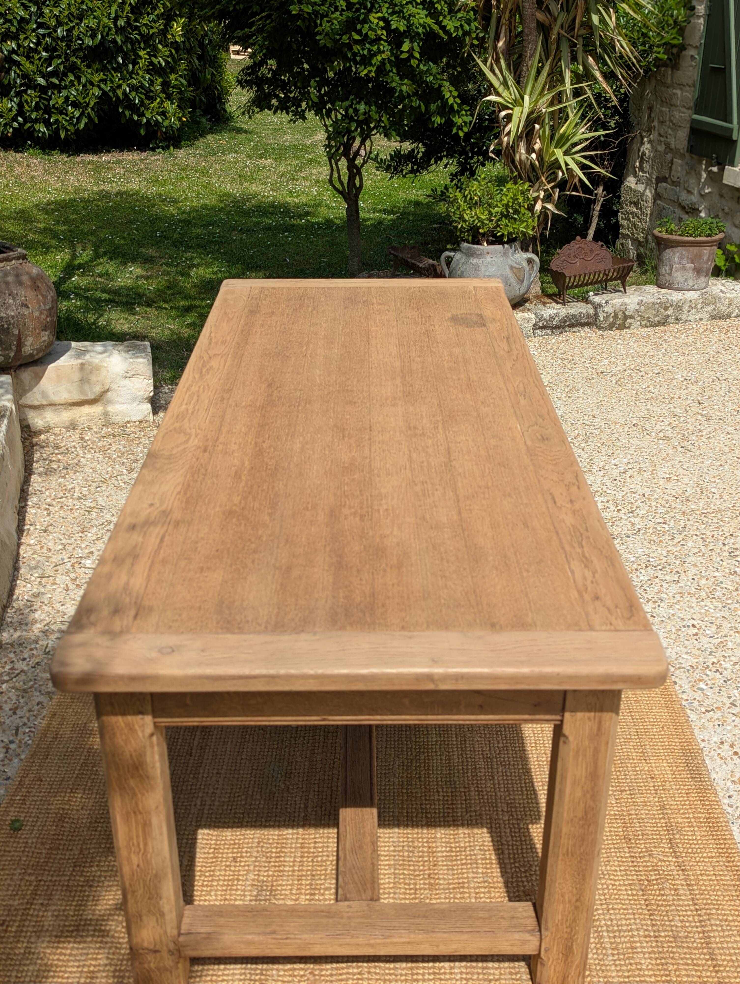 Farm table