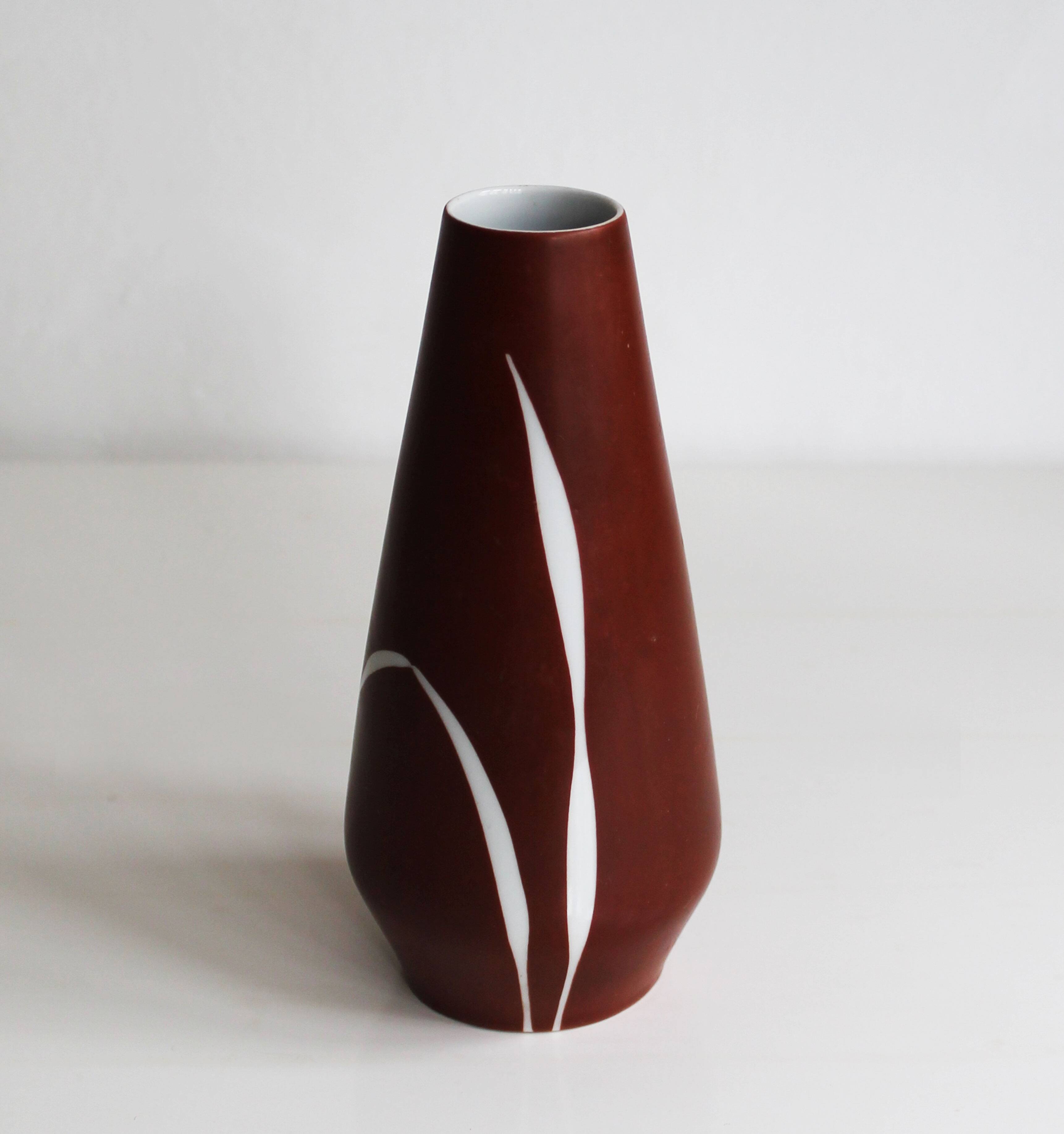 1960s Lichte Porcelain Flower Vase – Mid-Century Elegance