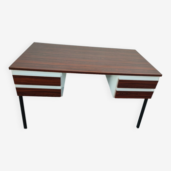 Minimalist formica desk