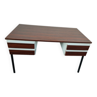 Minimalist formica desk