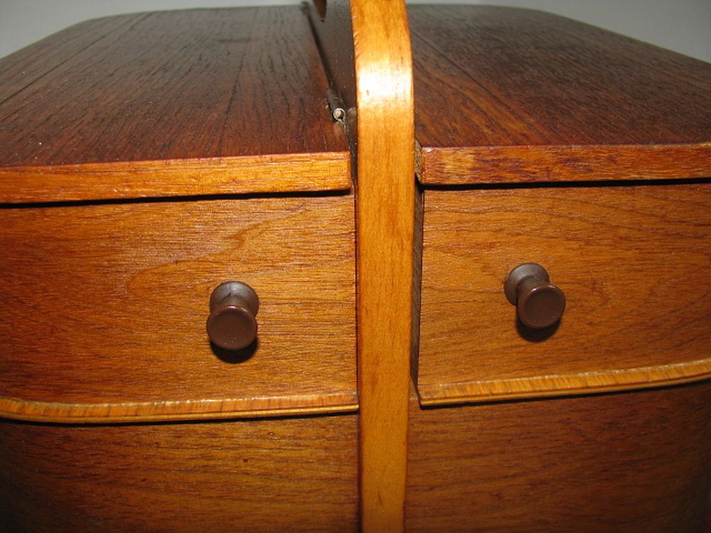 Mid century sewing box with / side table. asystent teak 1960/70s