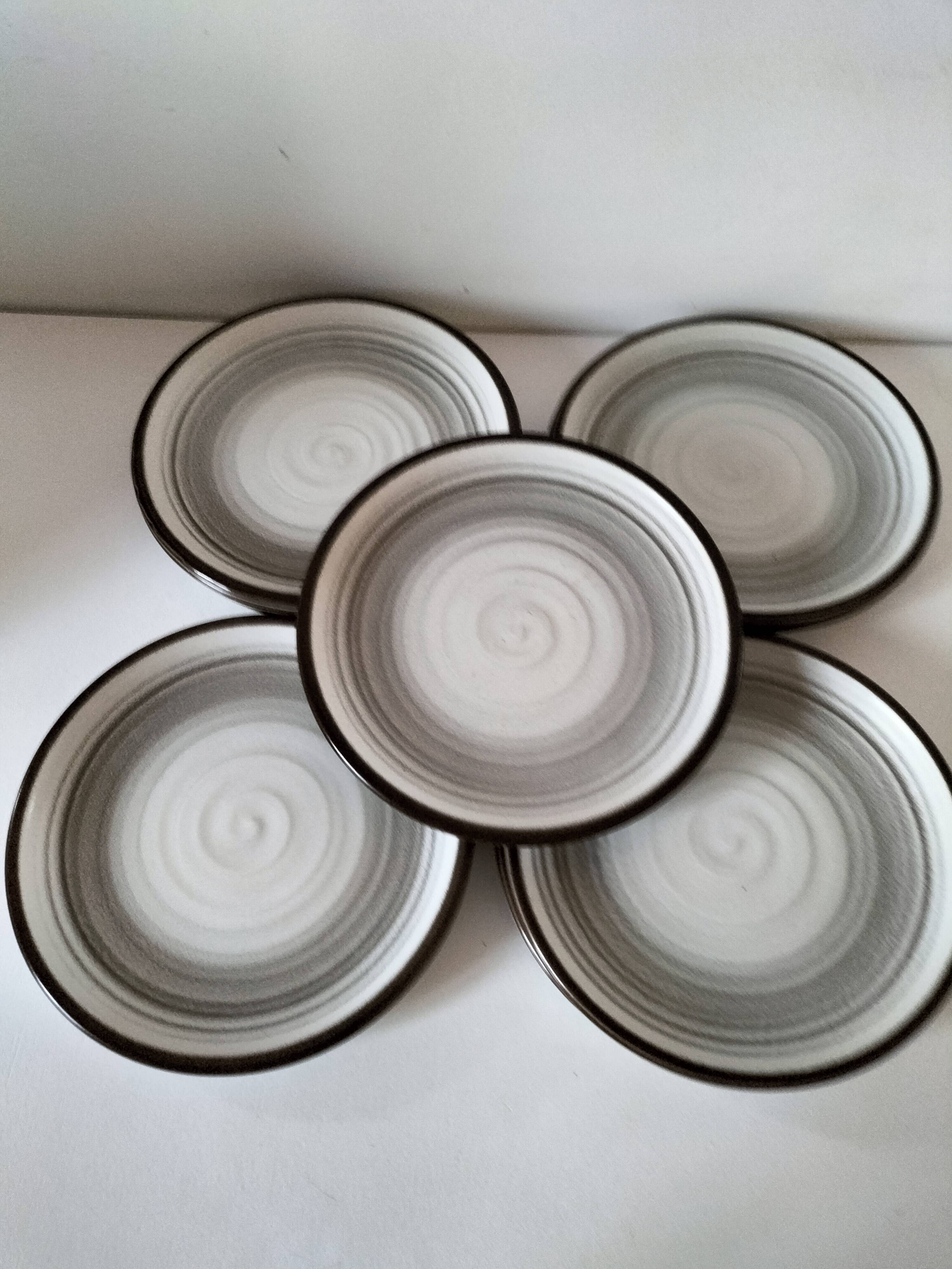 Set of 10 Salins plates with grey and brown mineral spiral decoration