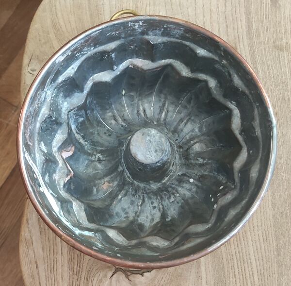 Ancien moule à gâteau en cuivre