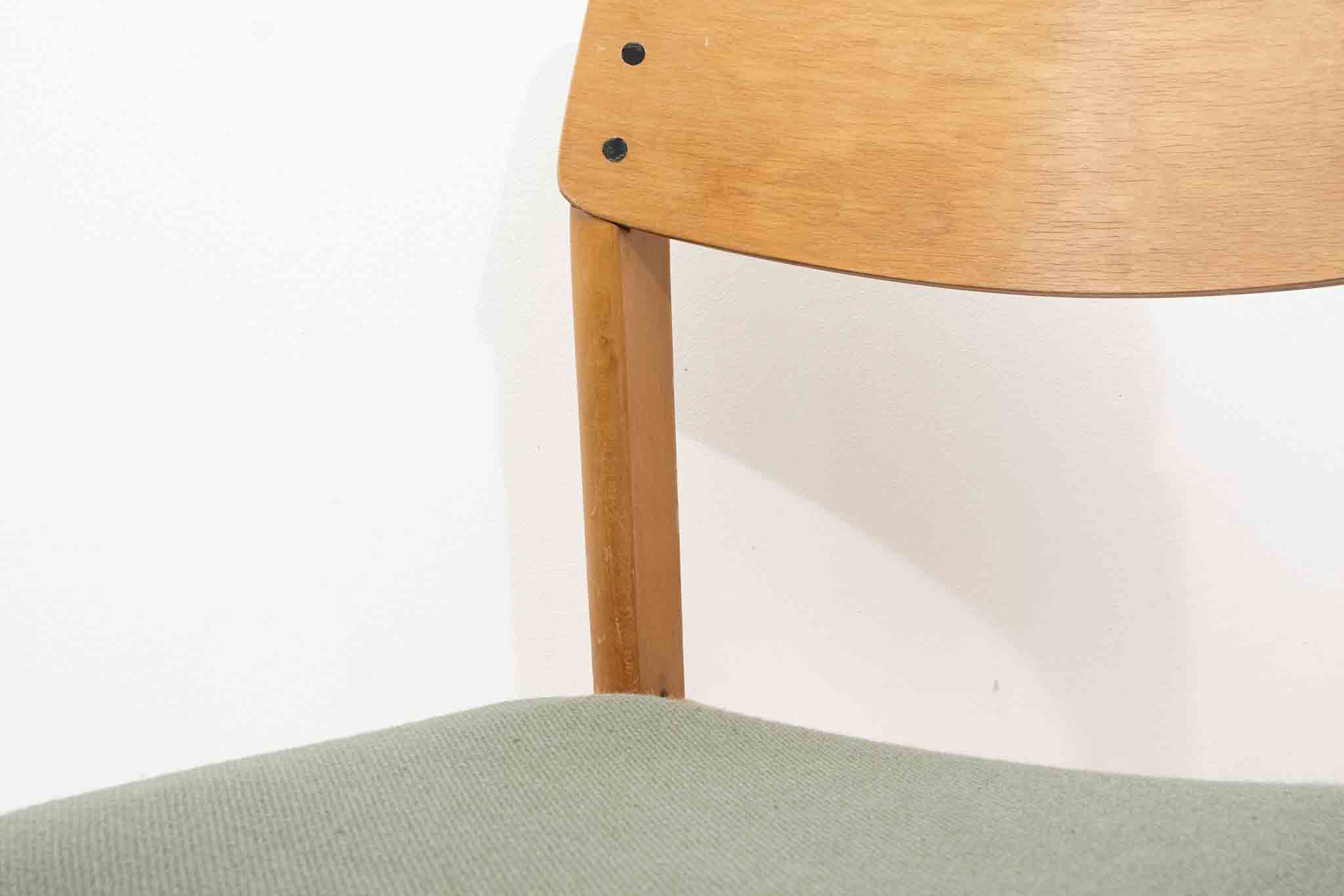 Scandinavian style bistro chair in oak and green