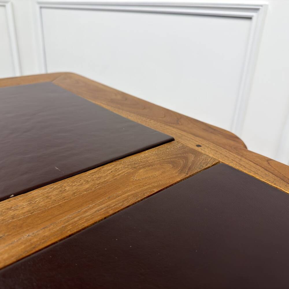 Bureau en teck anglais classique avec cuir marron