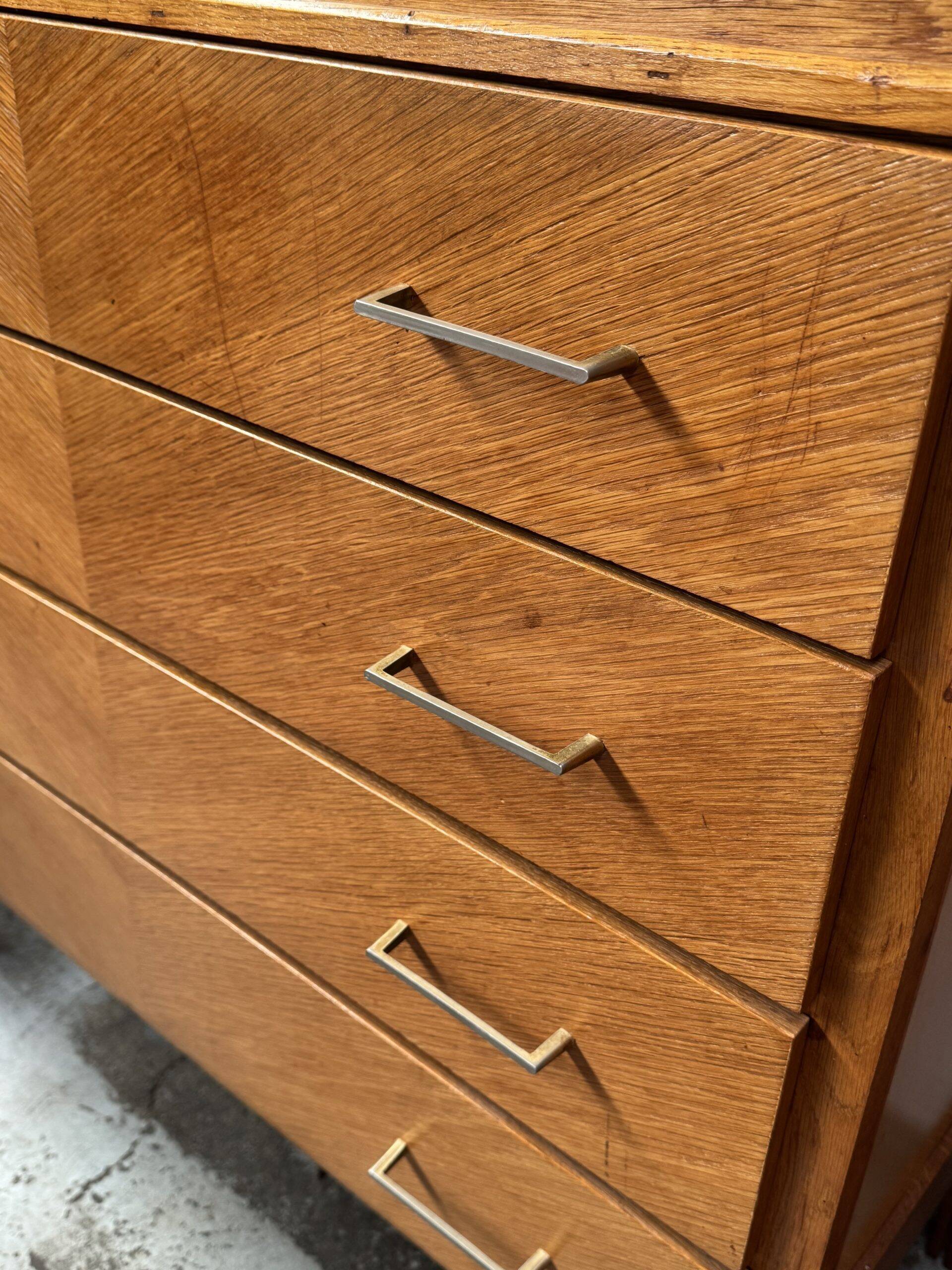 Chest of drawers