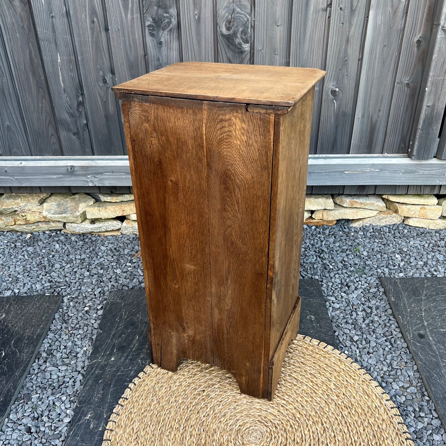 Chevet restauré en chêne massif