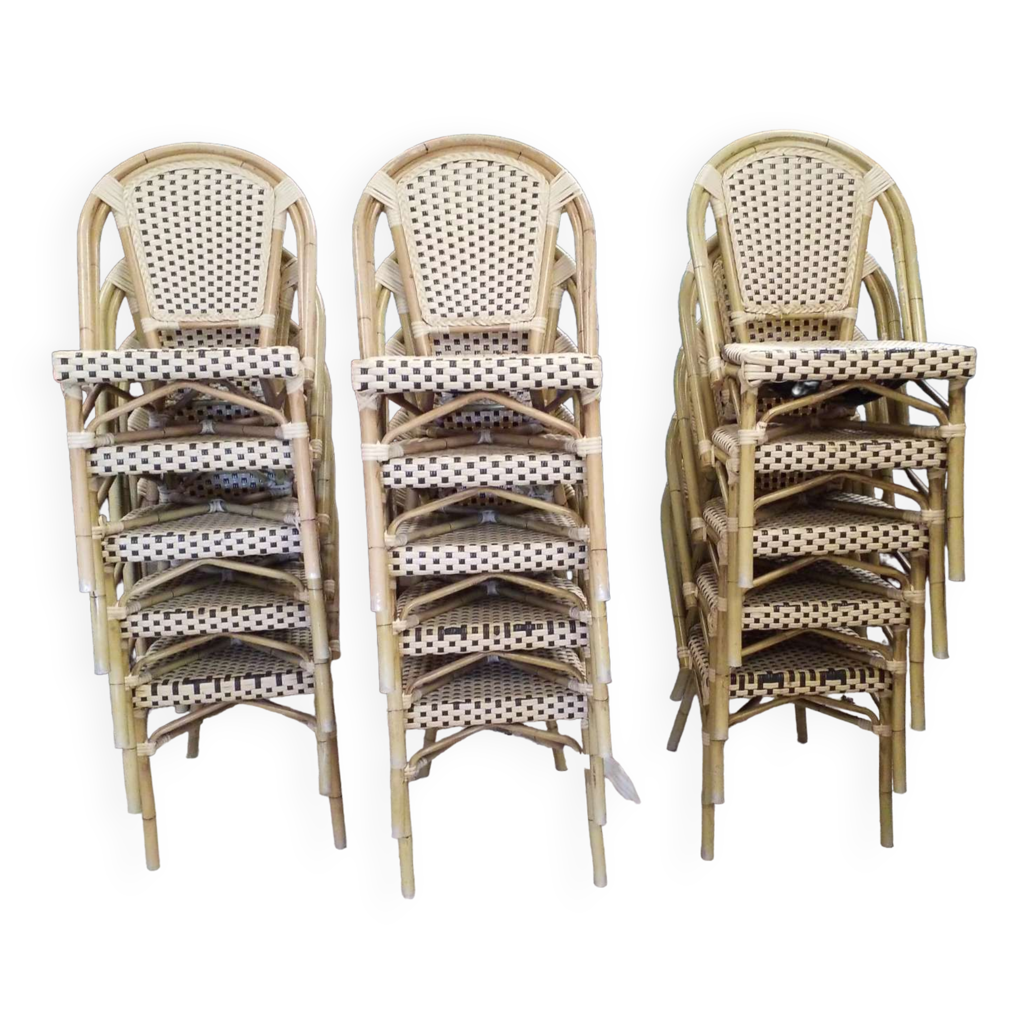 15 terrace chairs
