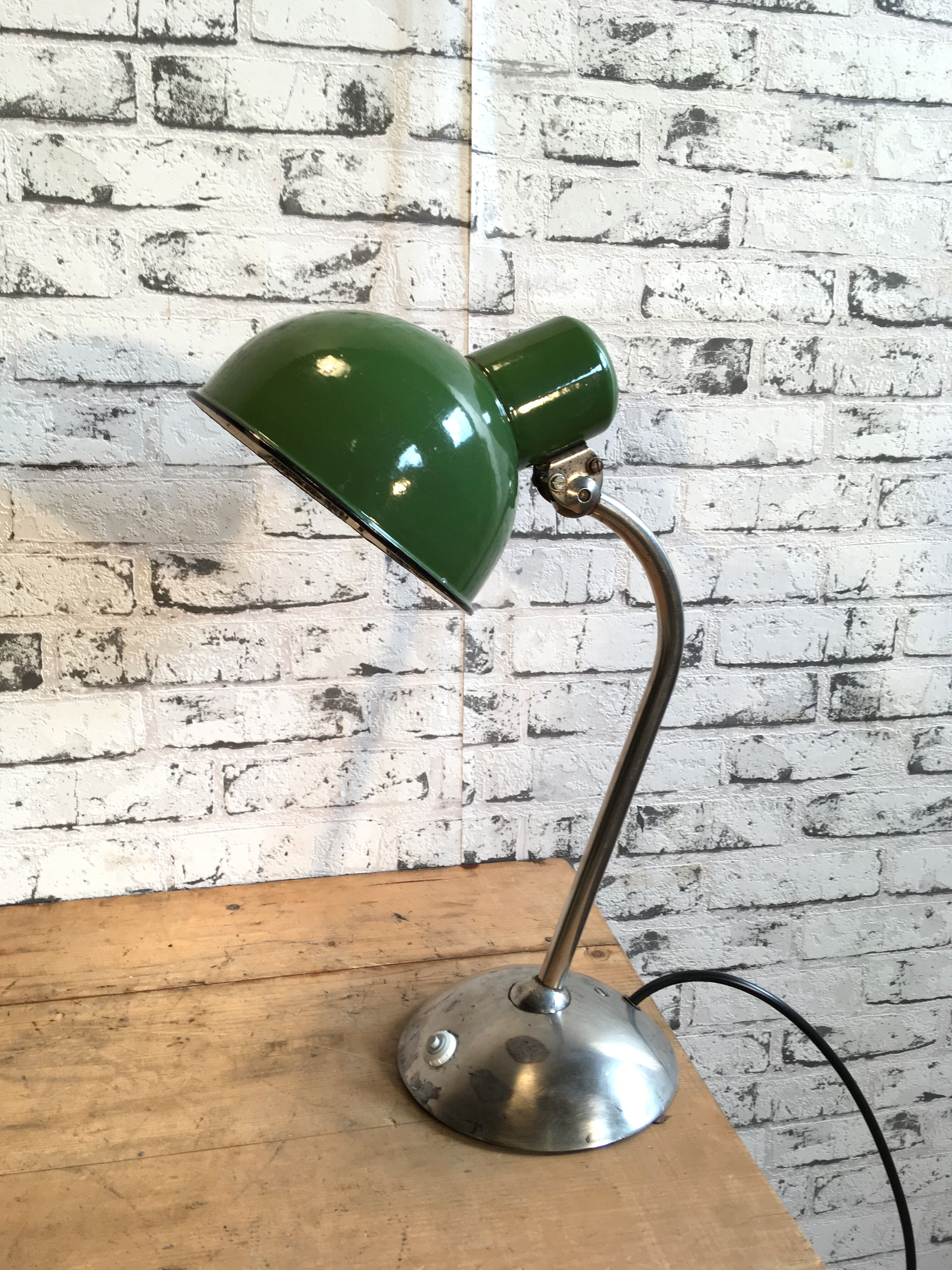 Vintage Industrial Green Enamel Desk Lamp, 1930s
