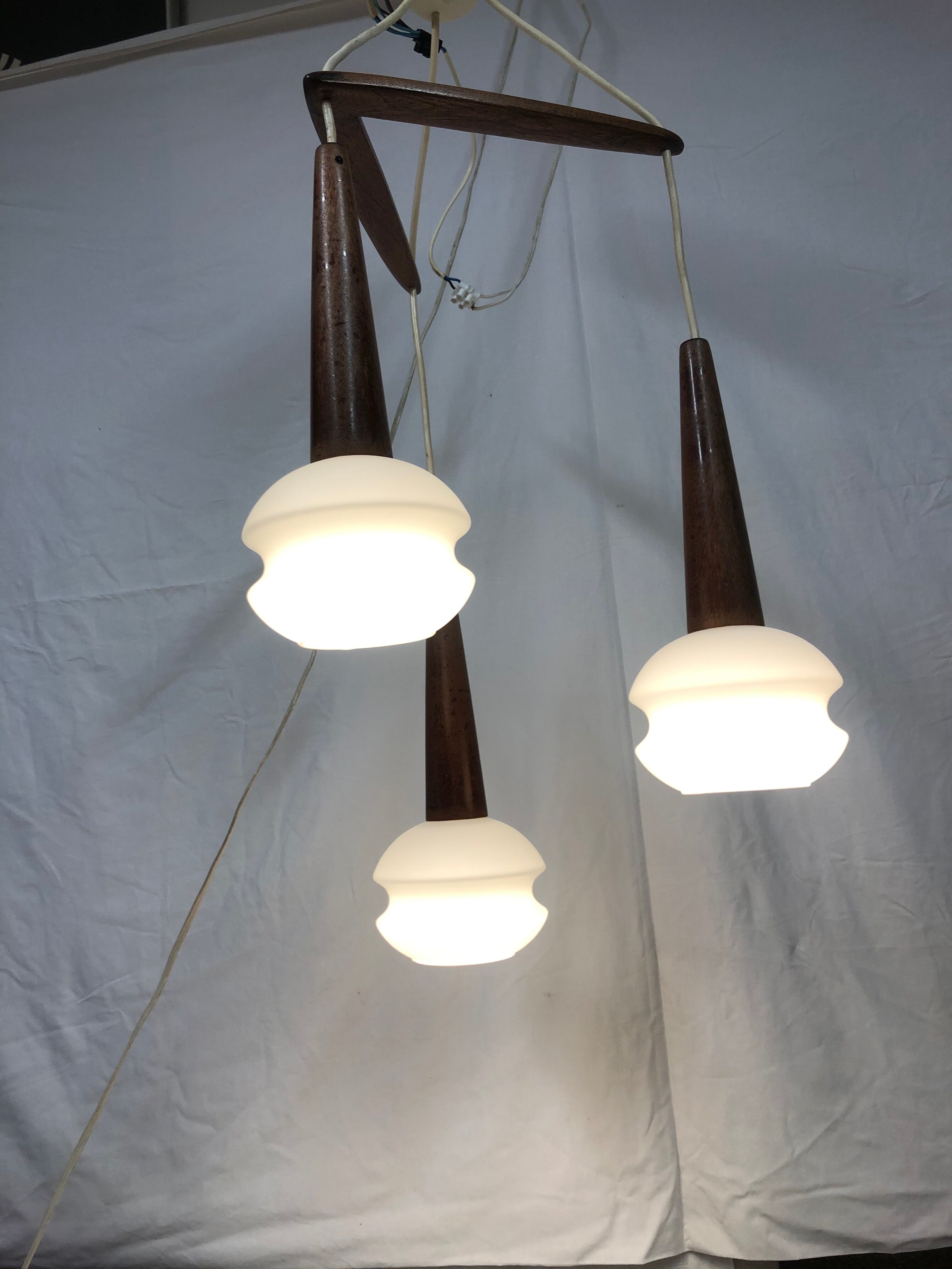 Scandinavian style boomerang suspension of the 60s