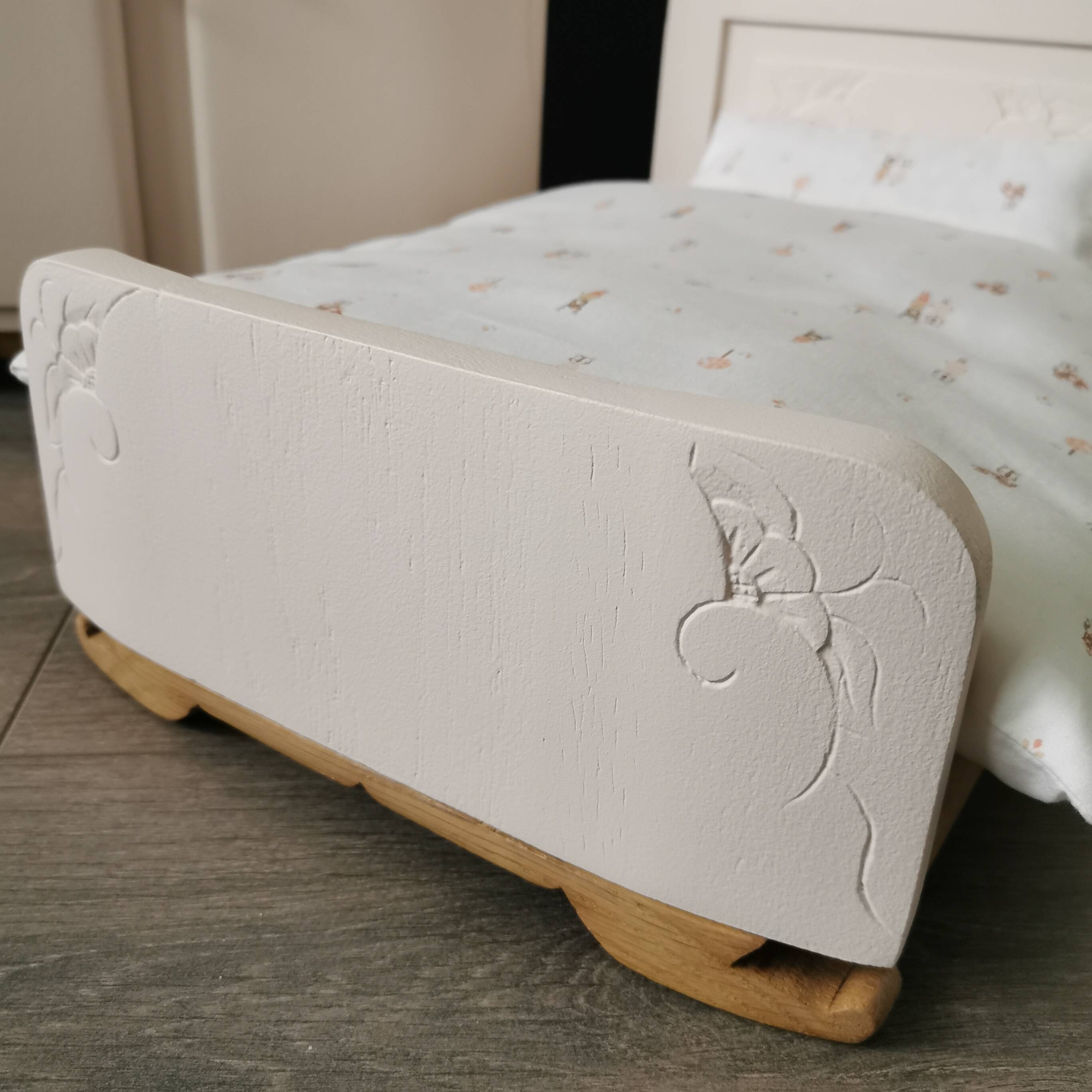 Art Deco doll's room