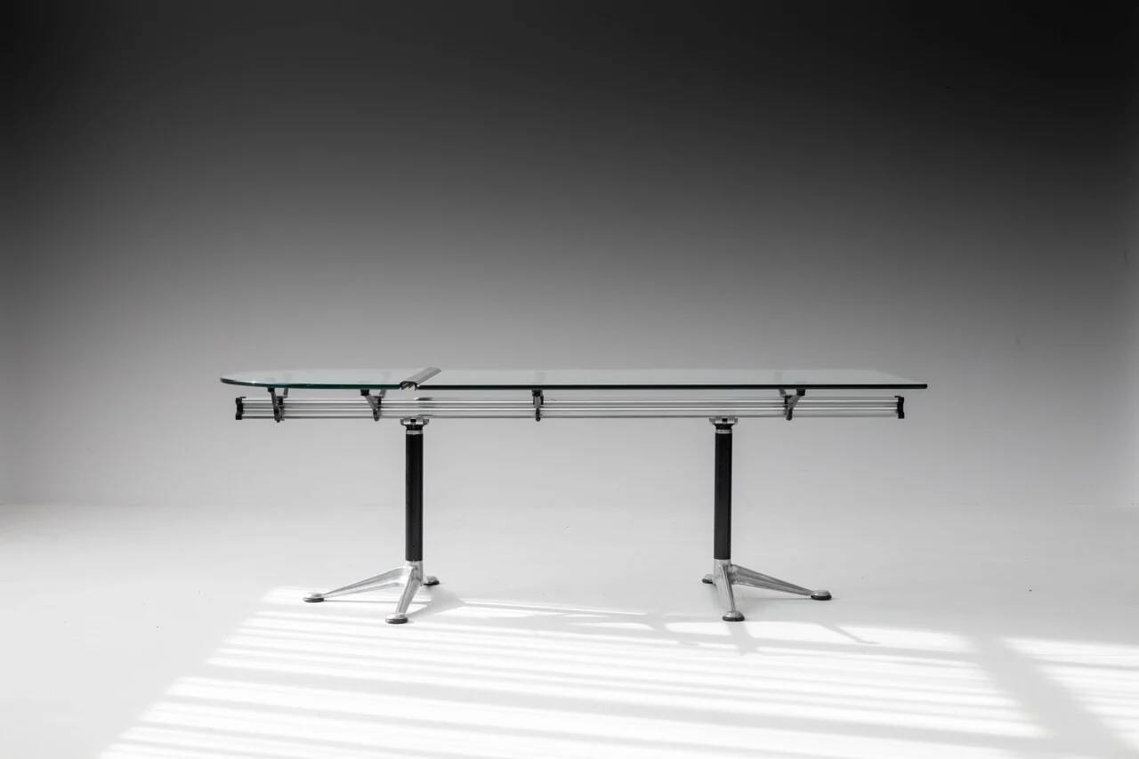 Le bureau emblématique Burdick Group de Bruce Burdick pour Herman Miller, années 1980.