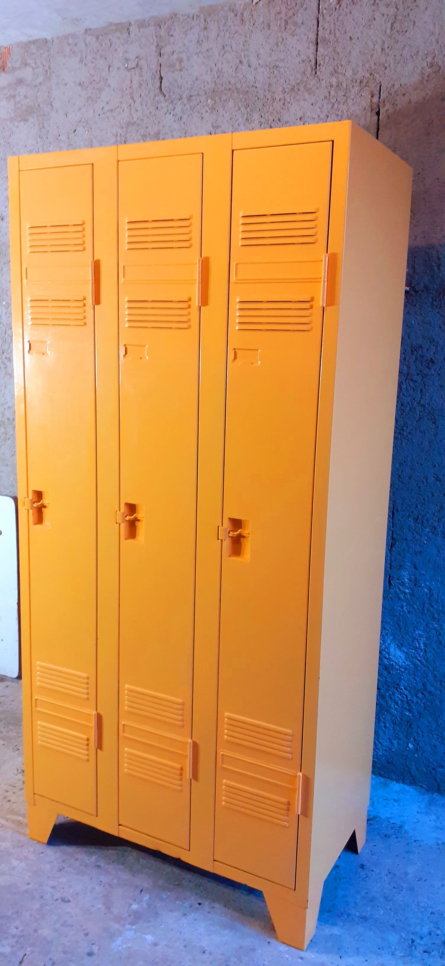 Industrial cloakroom