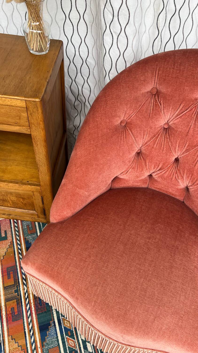 Pink velvet toad armchair