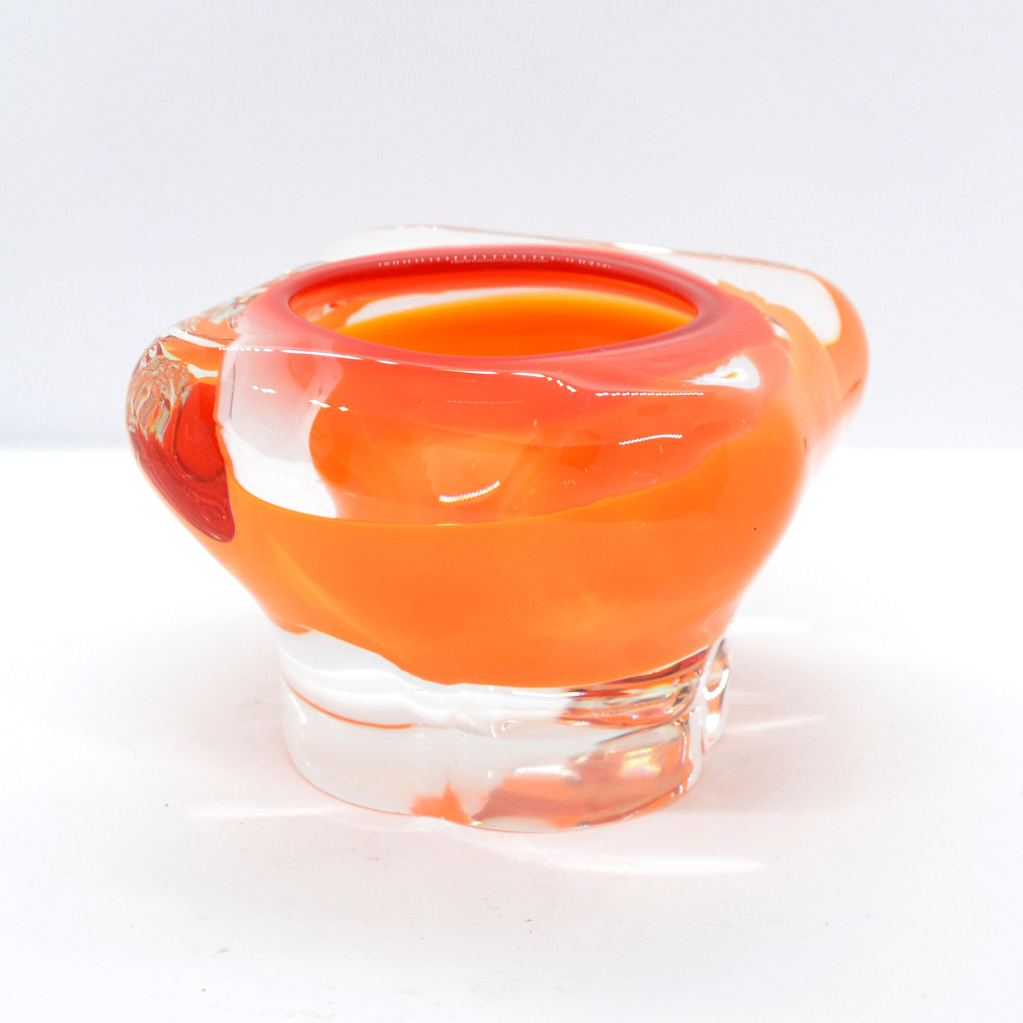 Organic ashtray bowl designed by Karel Wünsch, Czechoslovakia of the 1960s