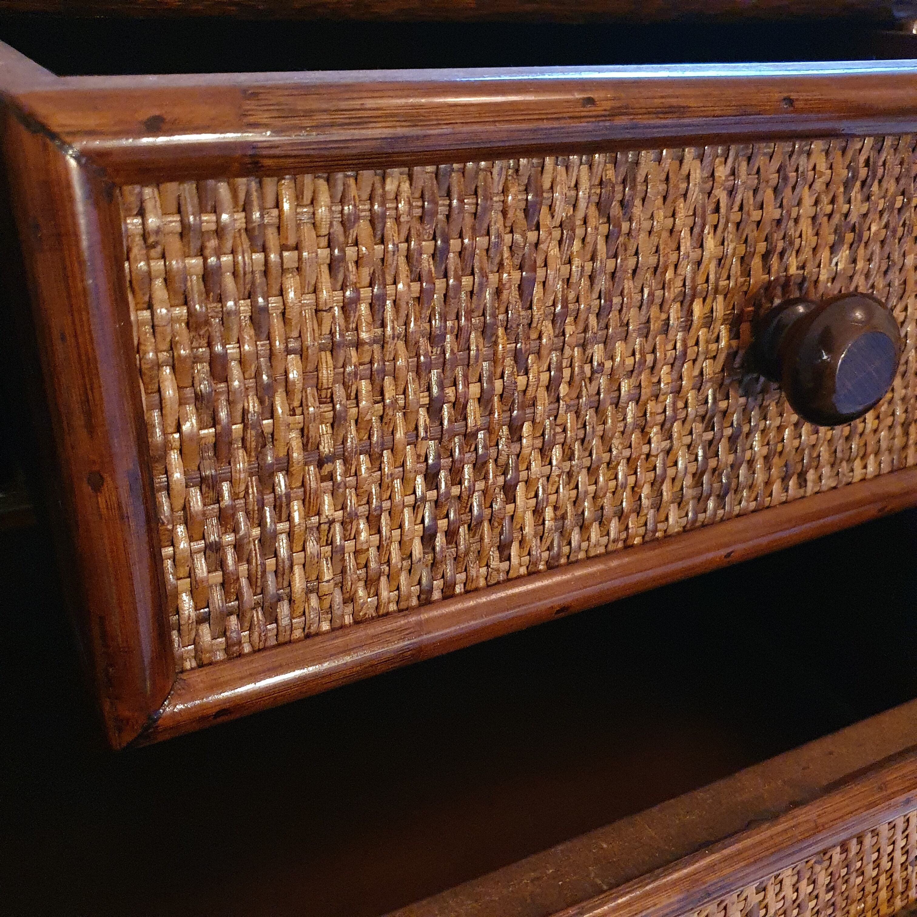 Commodity in rattan 5 drawers