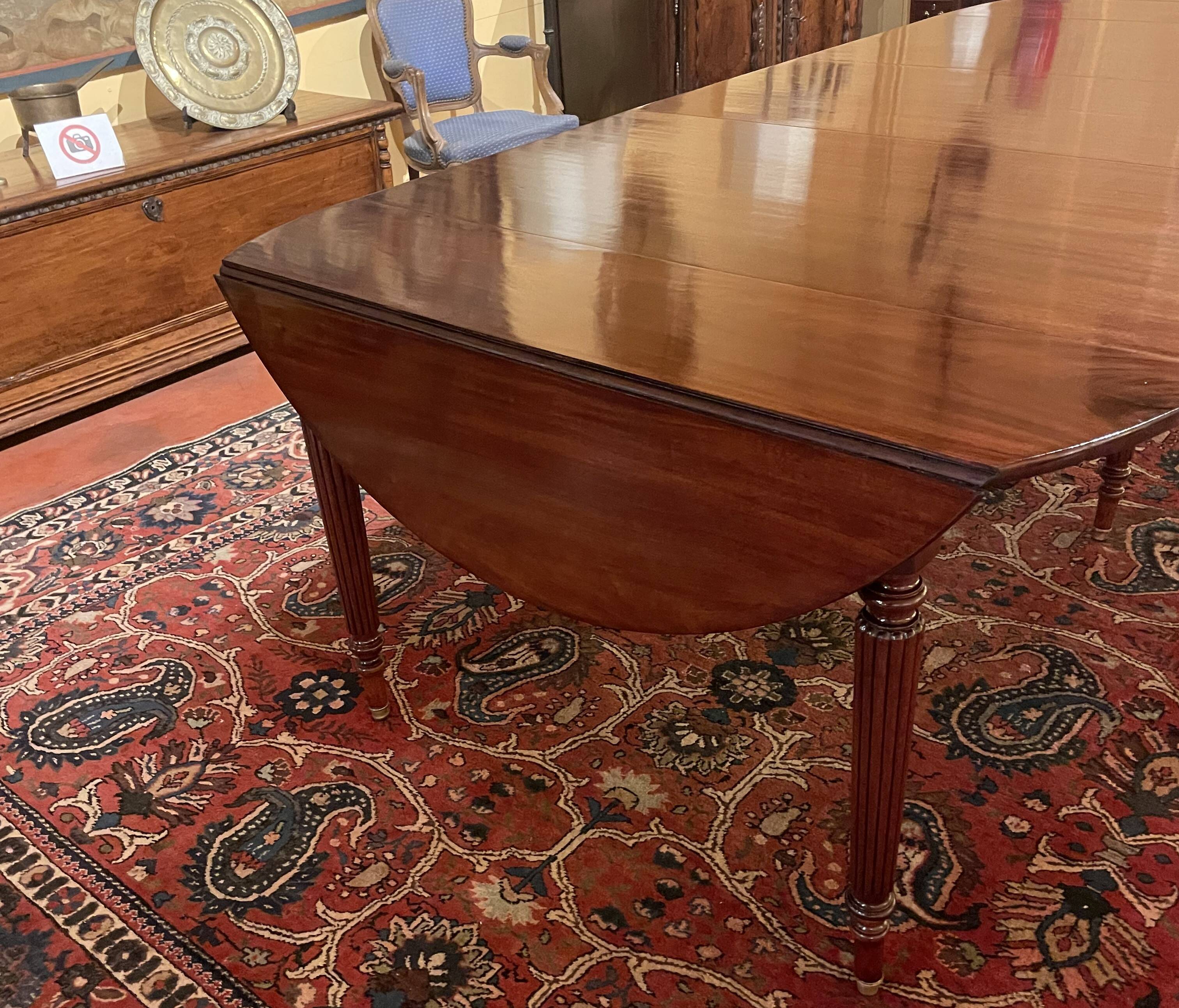Early 19th Century Mahogany Dining Table