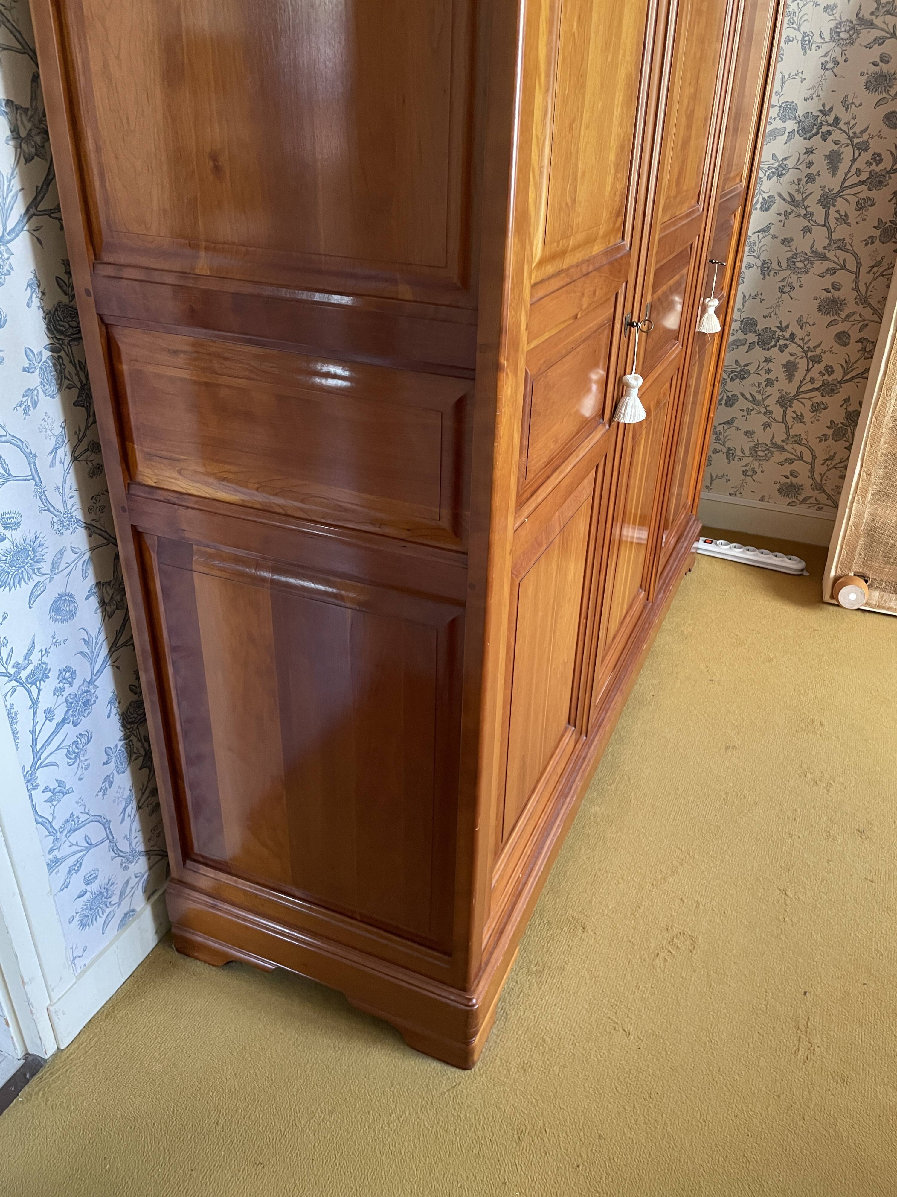 3-door wardrobe in solid cherry wood