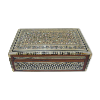 Box box in mother-of-pearl marquetry in oriental style