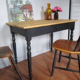 Farm table