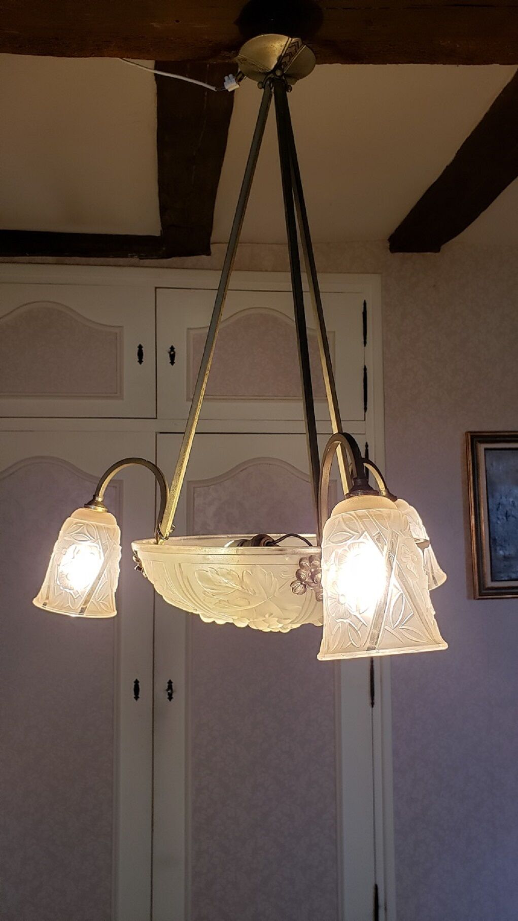 Art deco suspension molded glass