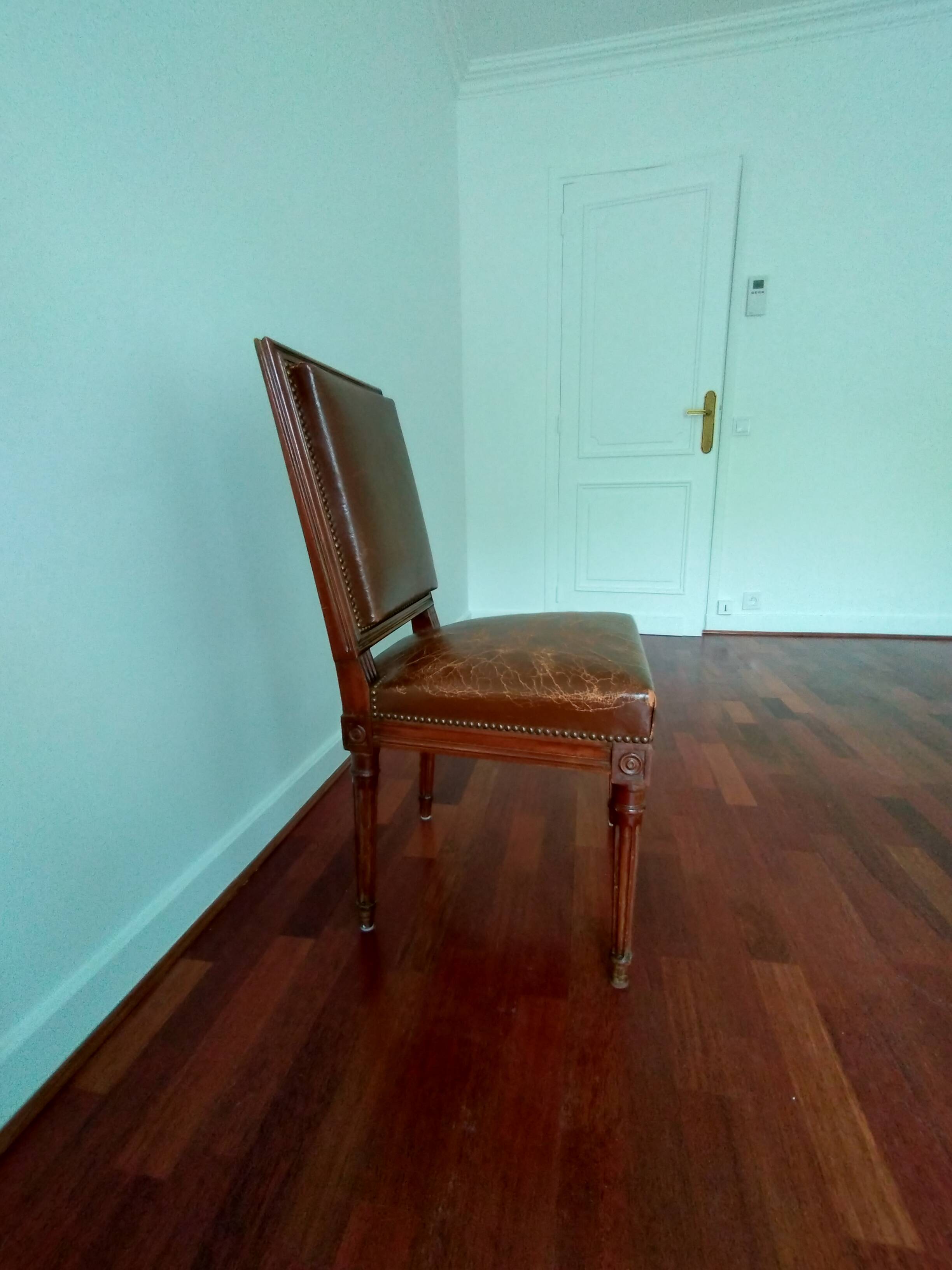 Chaise cuir