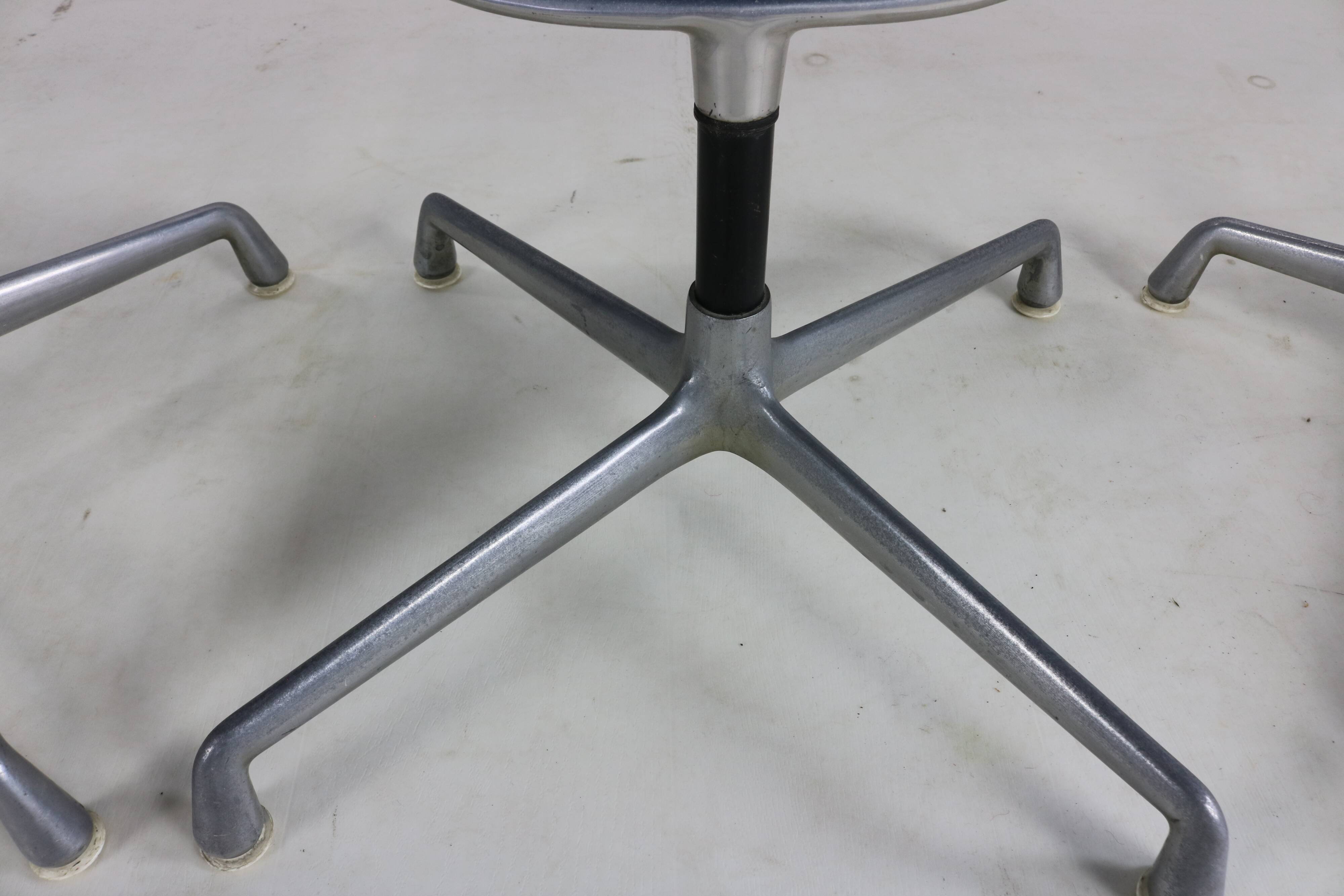 Set of seven office chairs by Charles Eames for Herman Miller Usa design