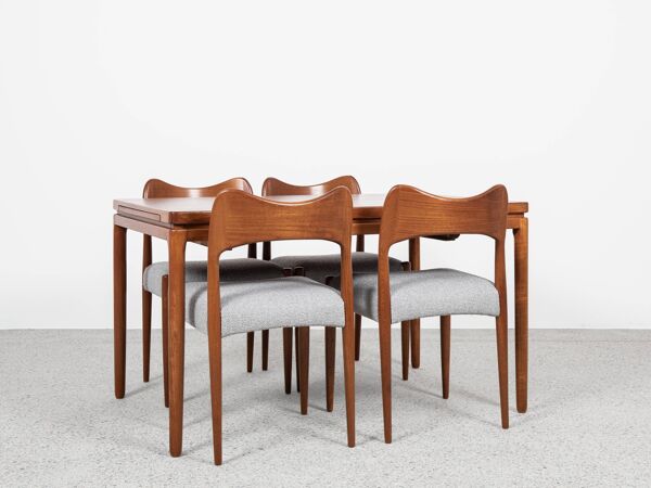 Petite table à manger danoise du milieu du siècle en teck par Christian Linneberg, années 1960