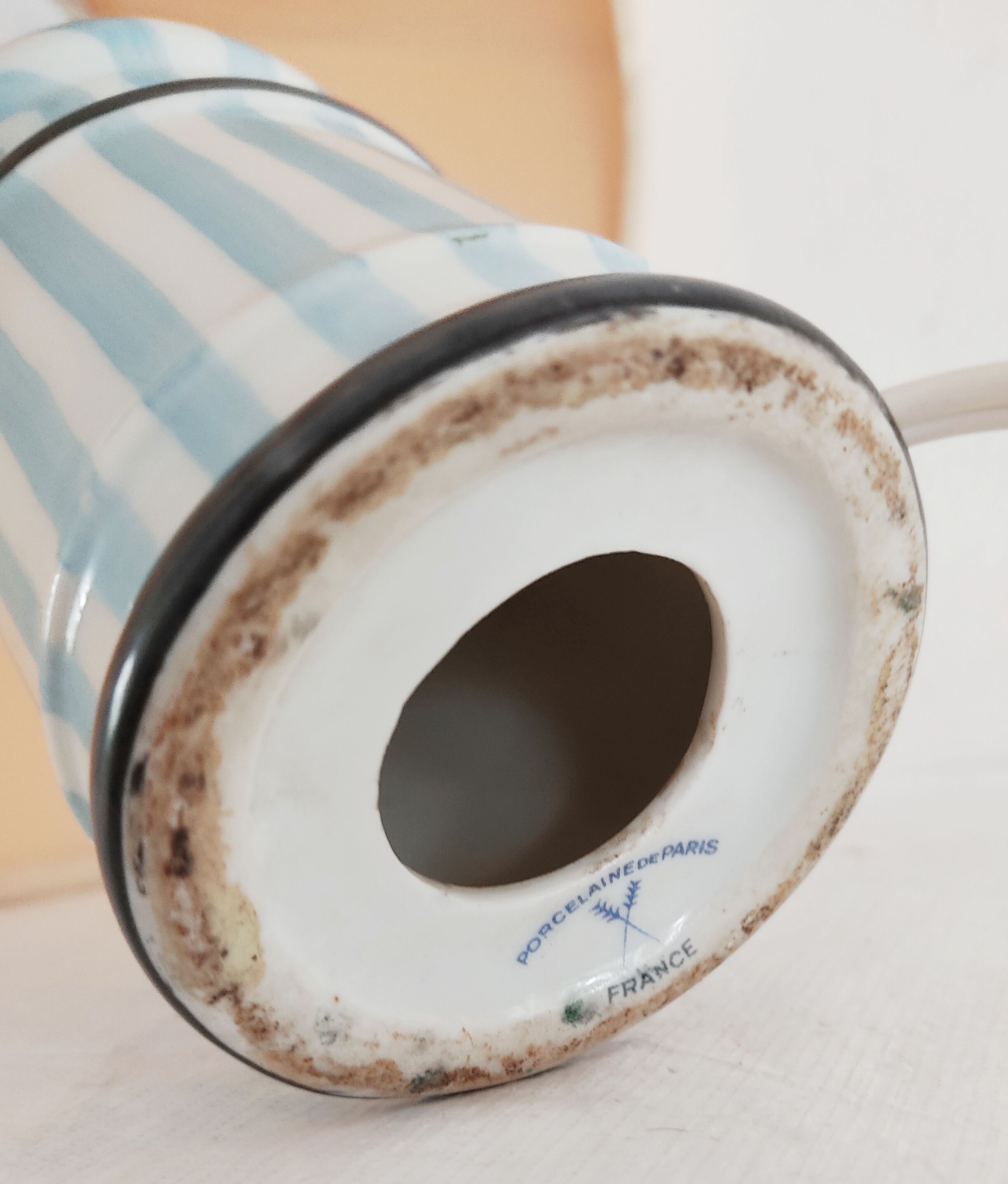 Lampe vintage en porcelaine de paris