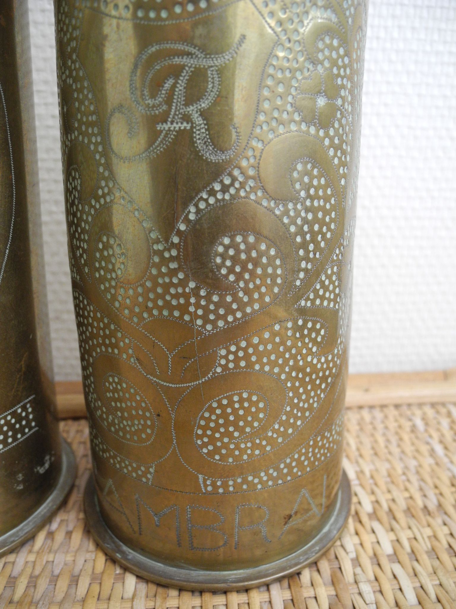Paire vases douilles gravées art tranchées ww1 trench art