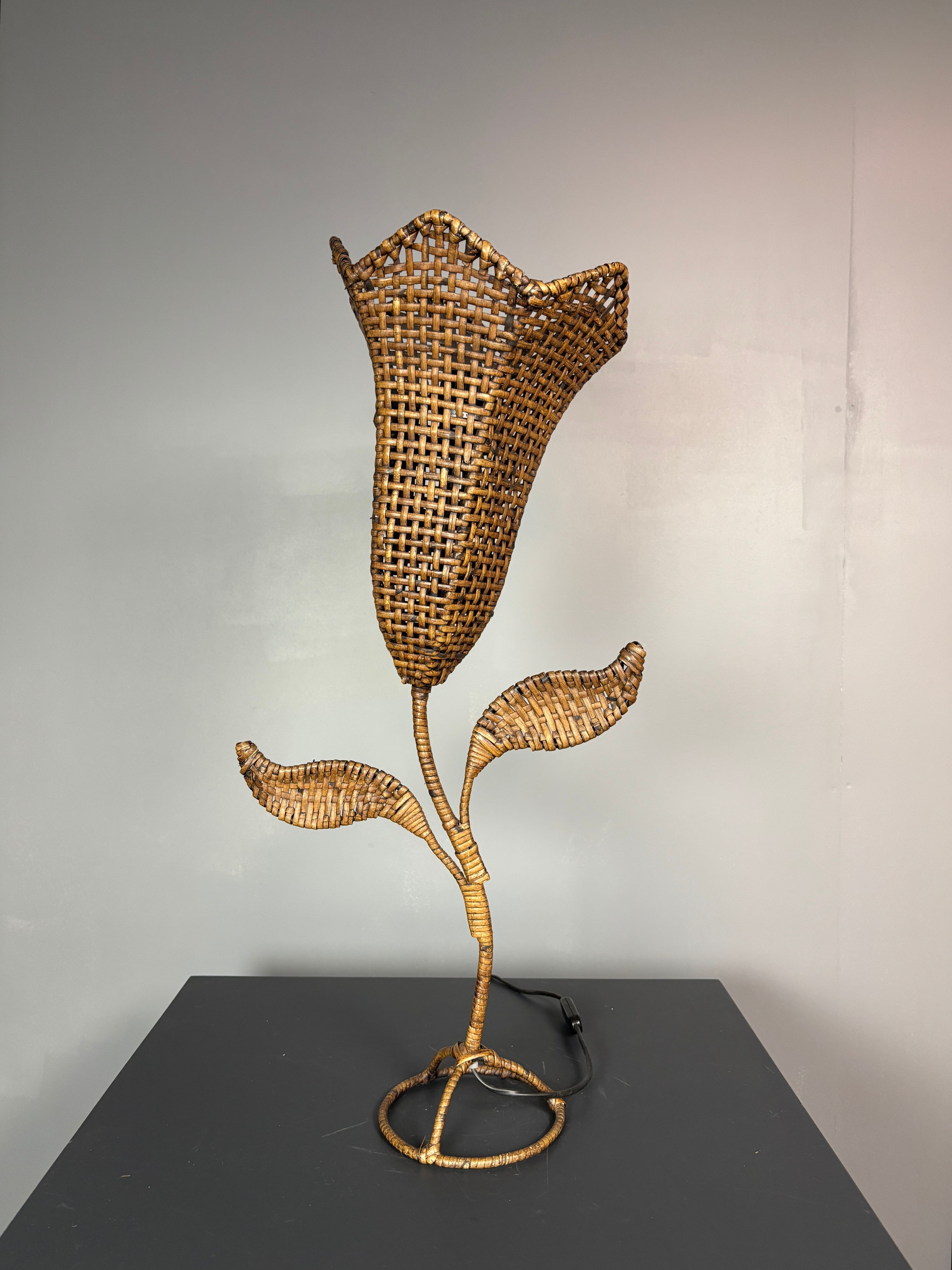 Large midcentury rattan wicker flower table lamp, 1960s