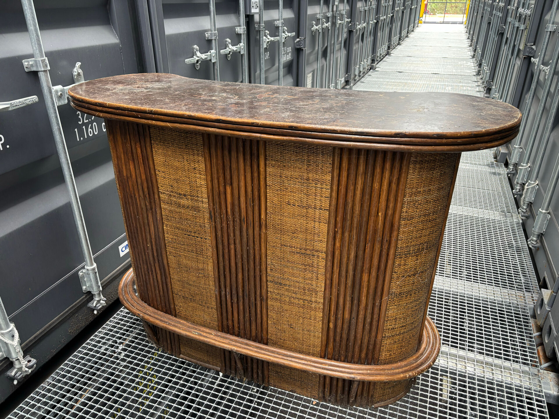 Vintage rattan bar