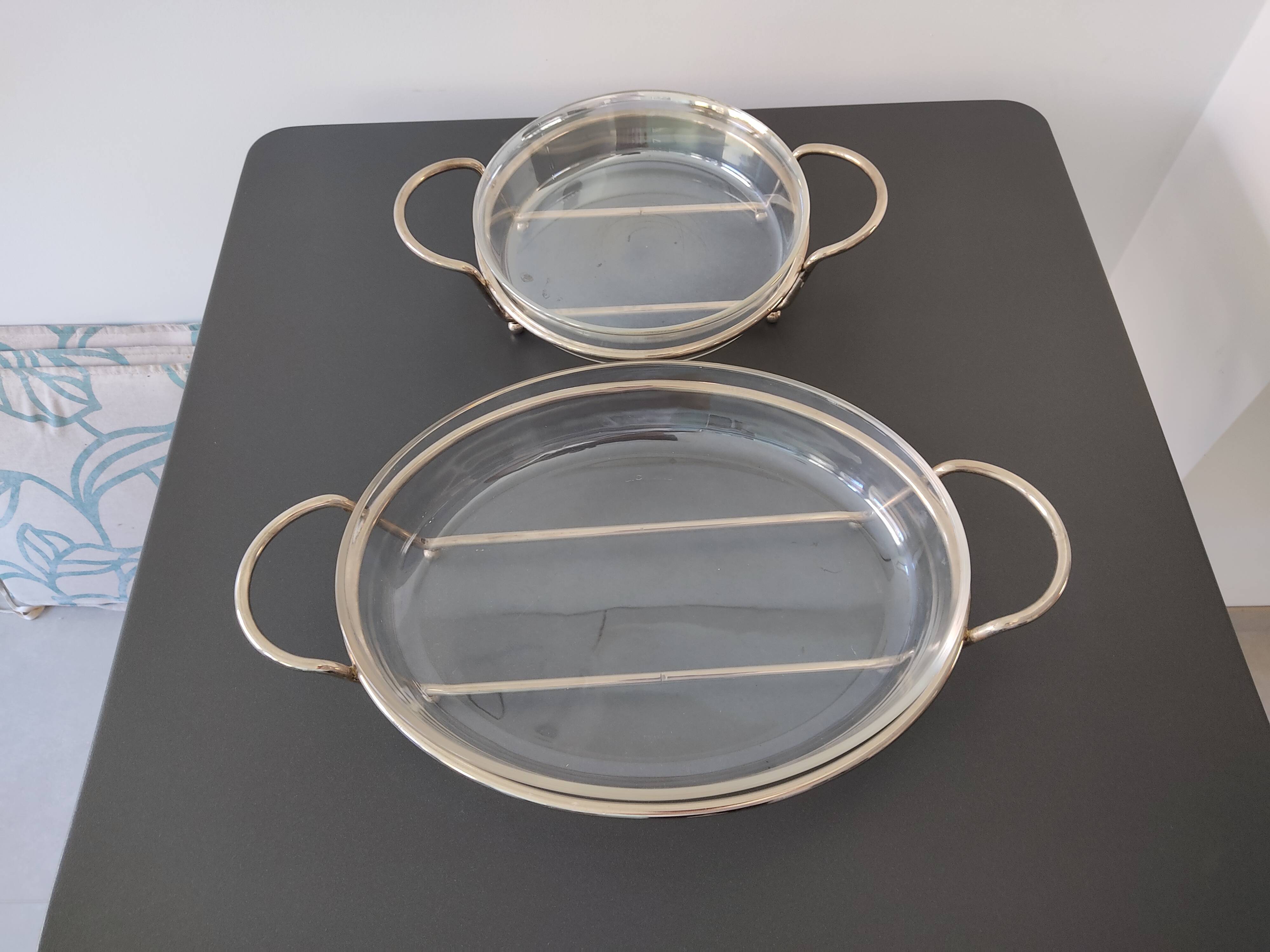 2 glass dishes with silvered steel frames from the 1960s, very good quality.