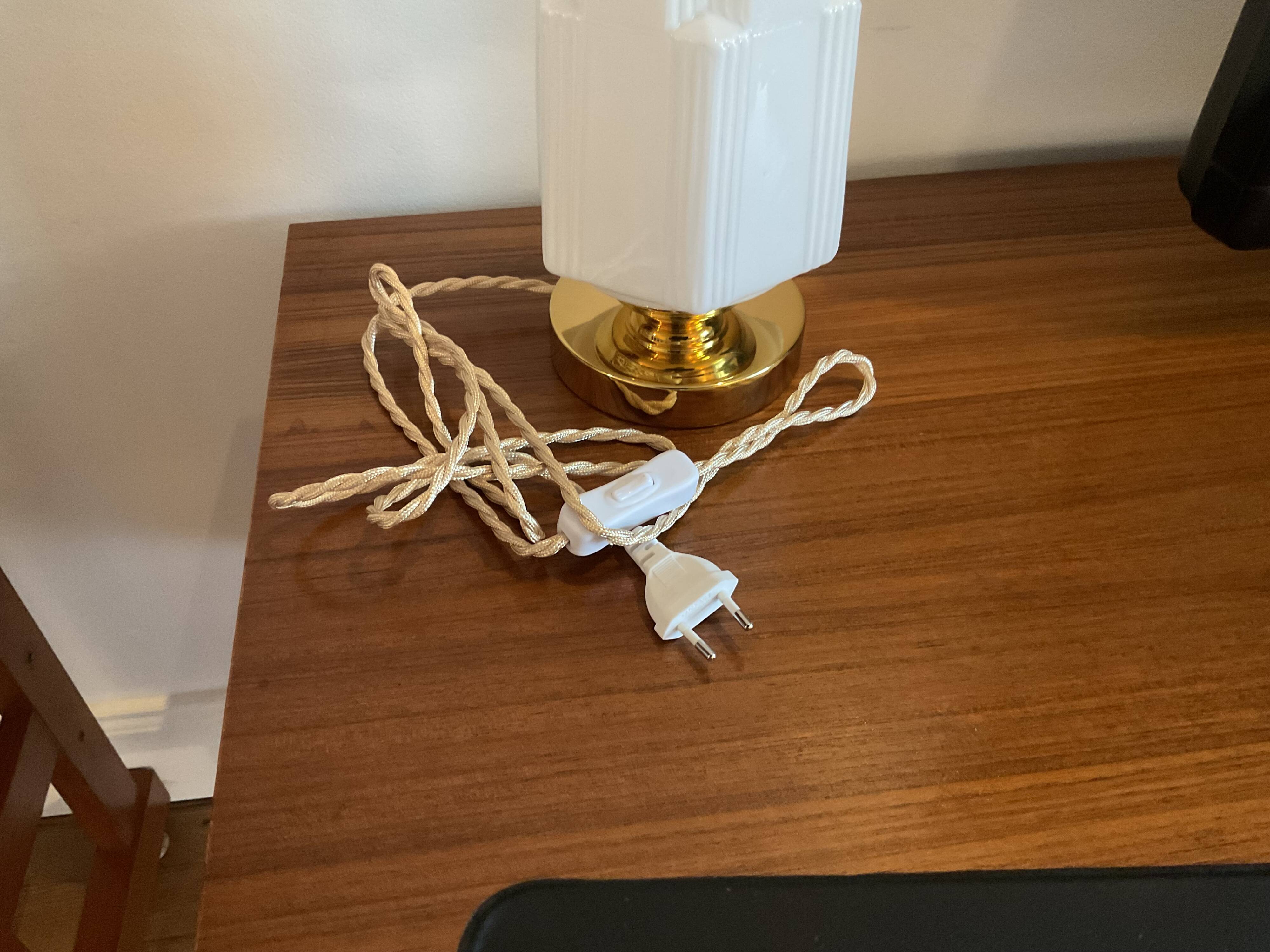 Art Deco skyscraper lamp