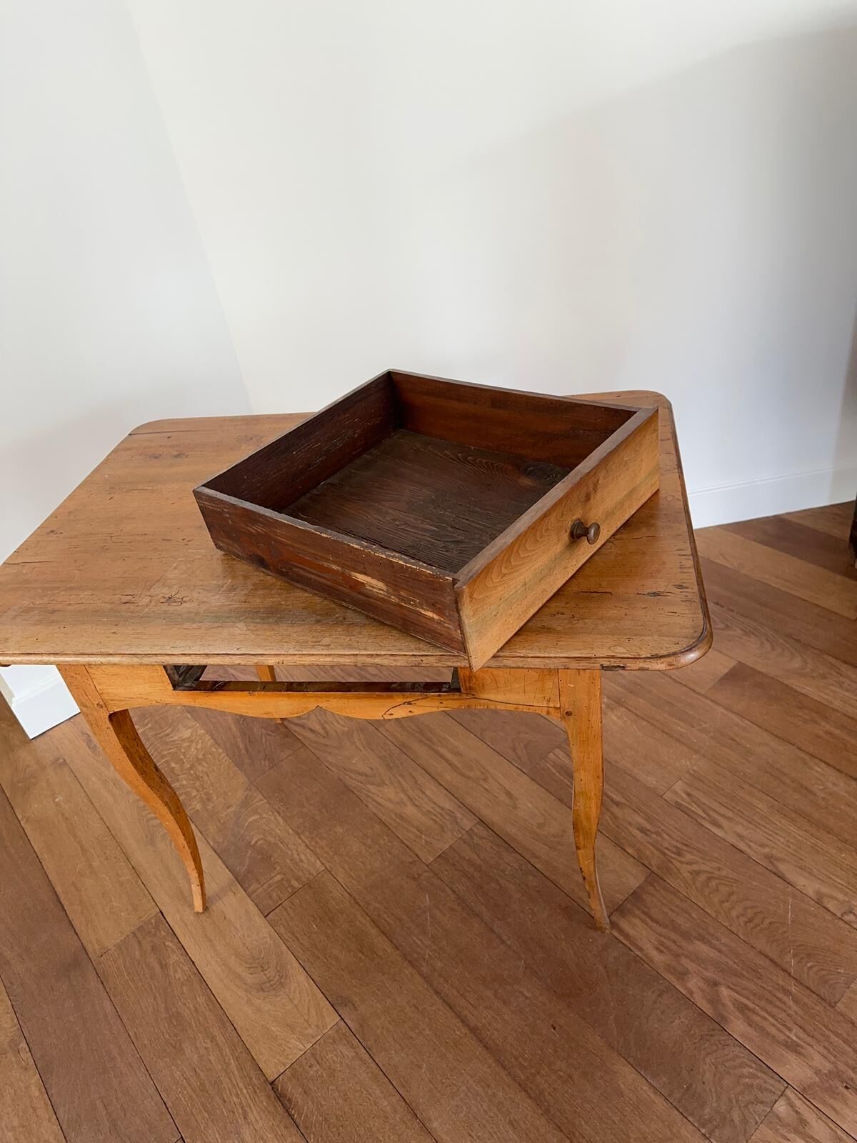 Petit bureau d’époque Louis XV – bois ancien