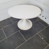 Vintage oval coffee table with tulip foot from the 70s