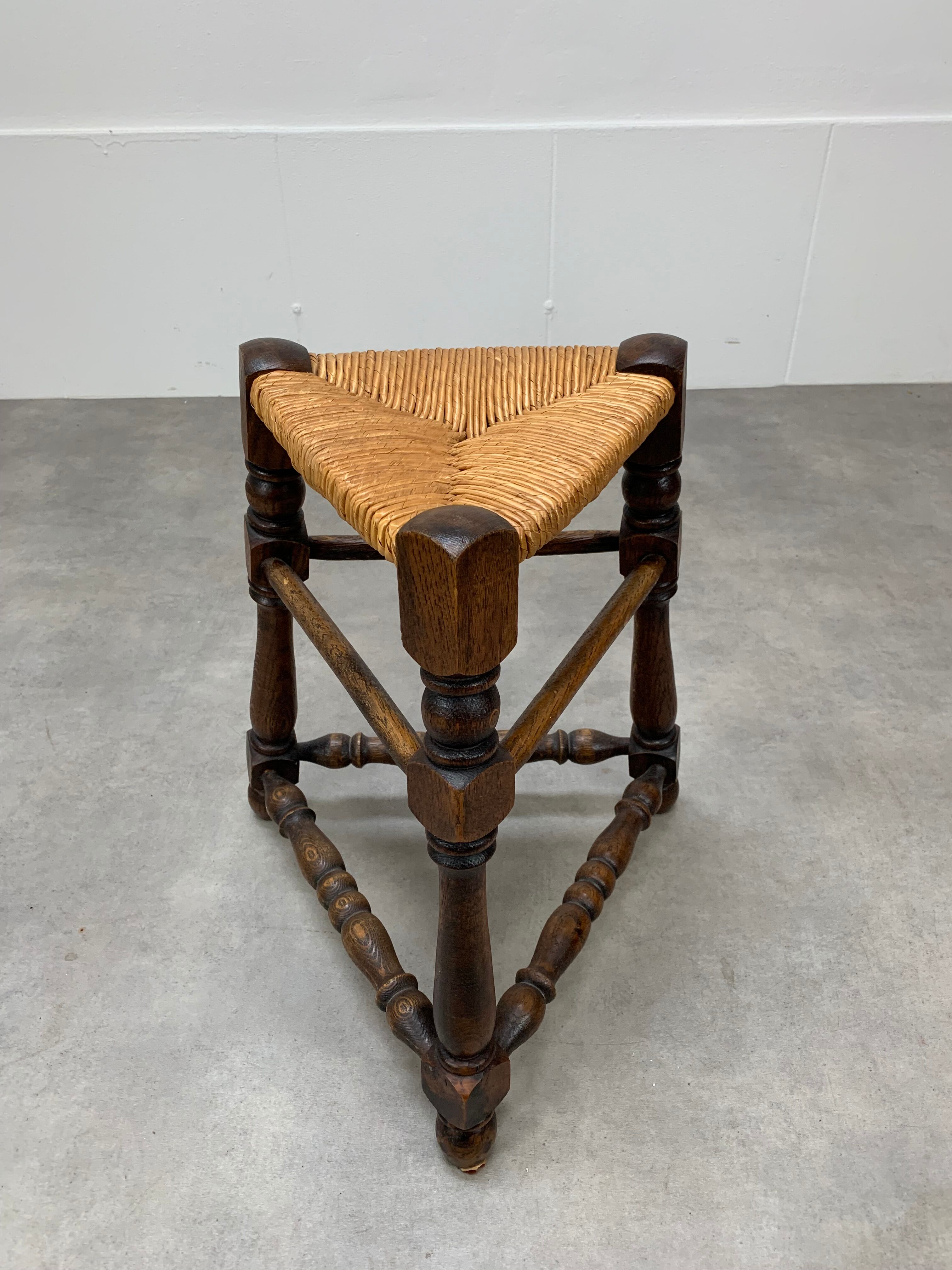 Tripod stool straw and turned wood