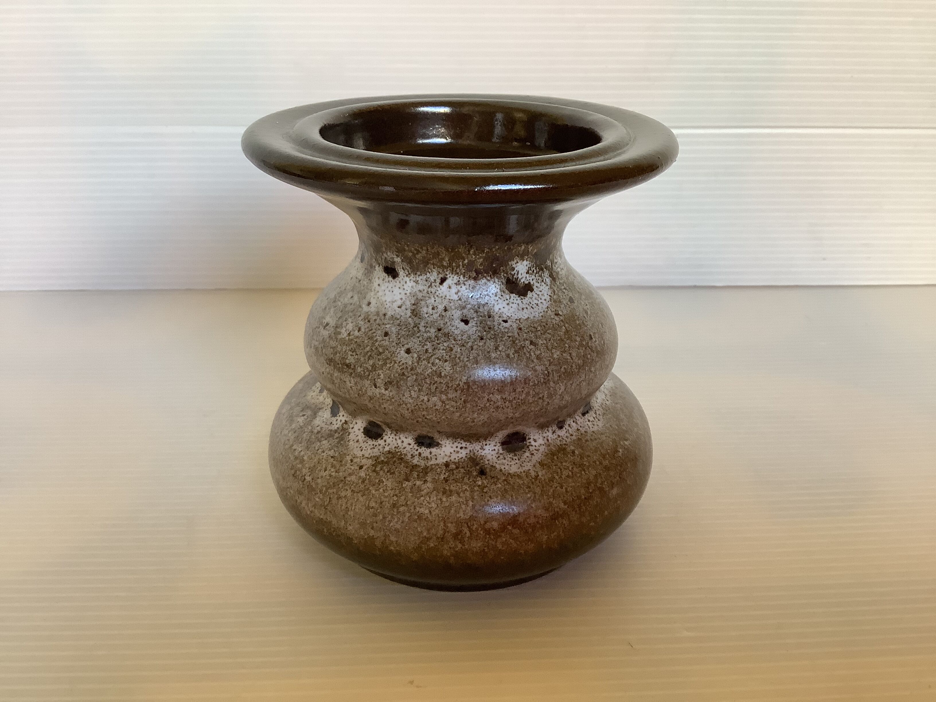 Ceramic candle holder brown white black