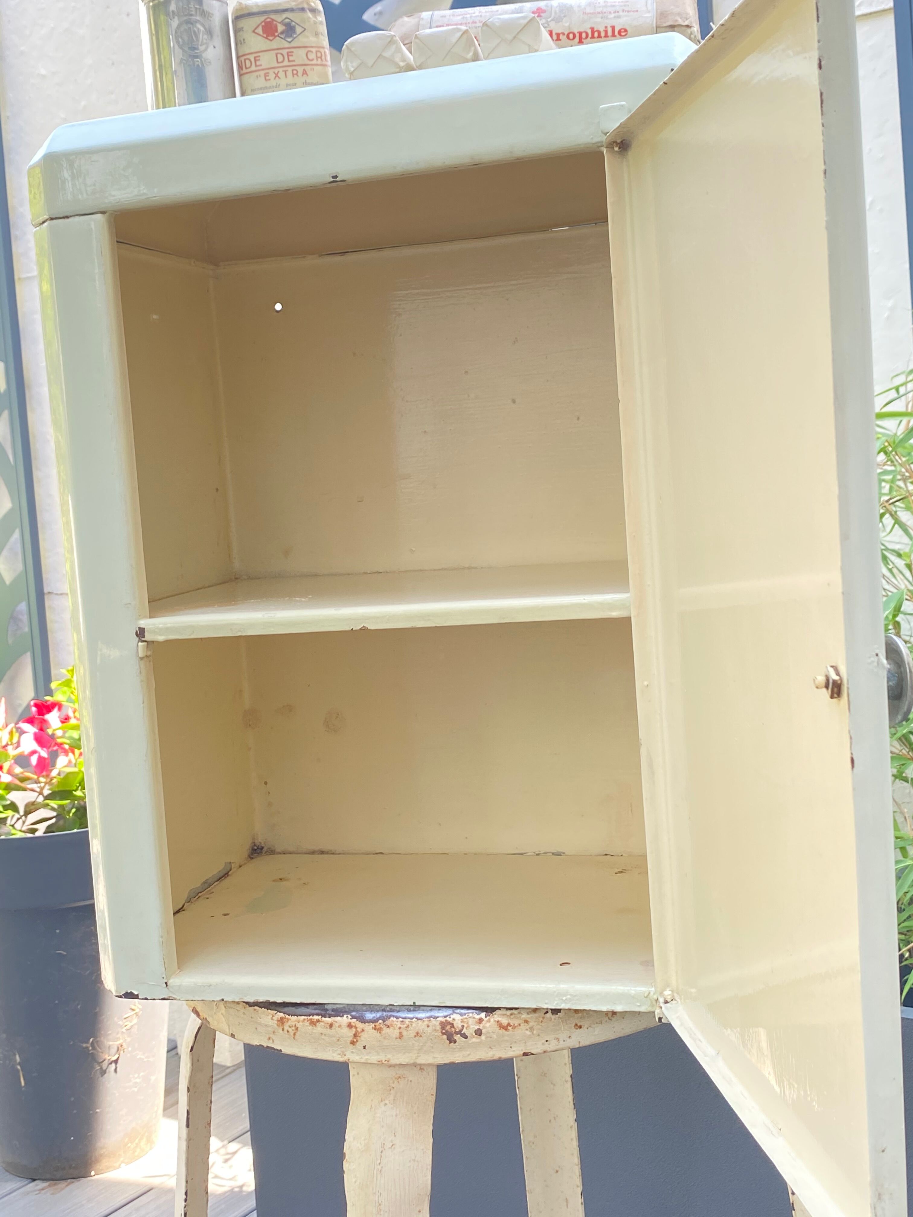 Vintage metal medicine cabinet