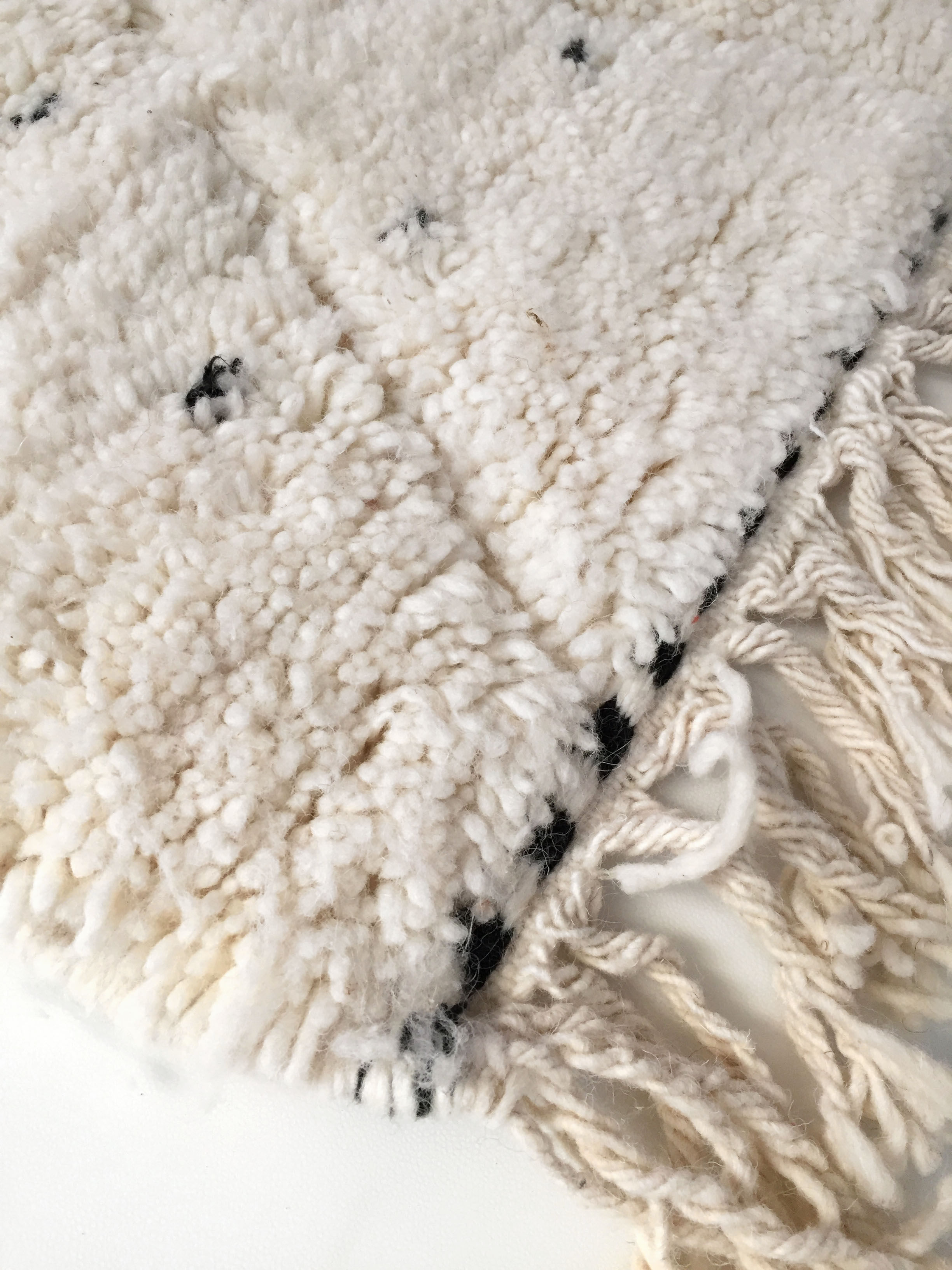 Moroccan berber carpet blessed ouarain ecru with black polka dots and diamonds engraved 150x102cm