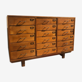 Trade cabinet with drawers