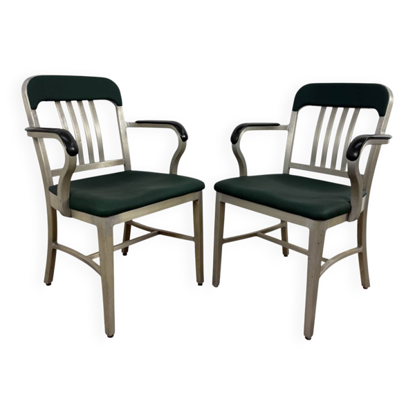 Fauteuils Goodform en aluminium américain.